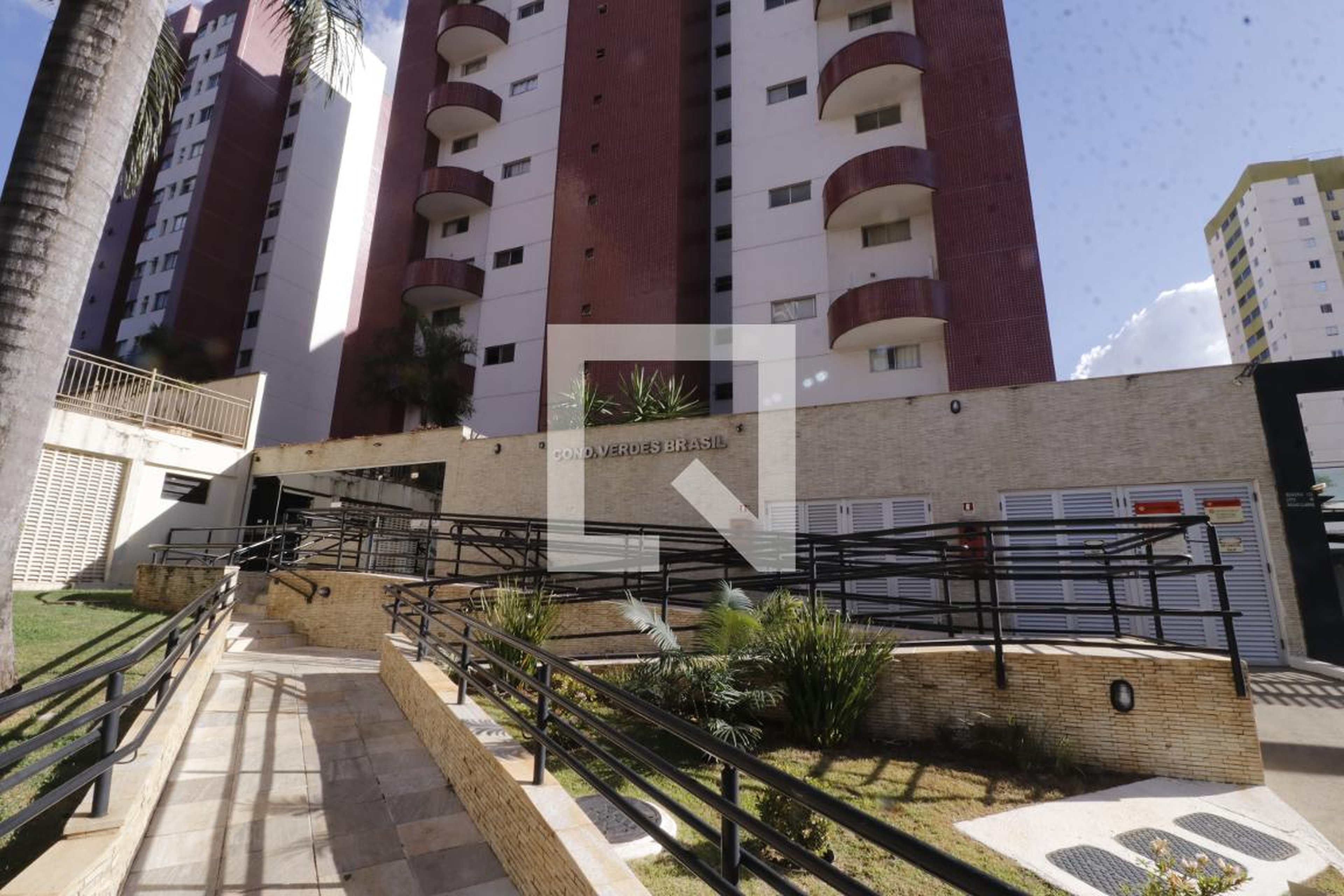 Fachada Condomínio em Quadra 102 Praça Perdiz, 502