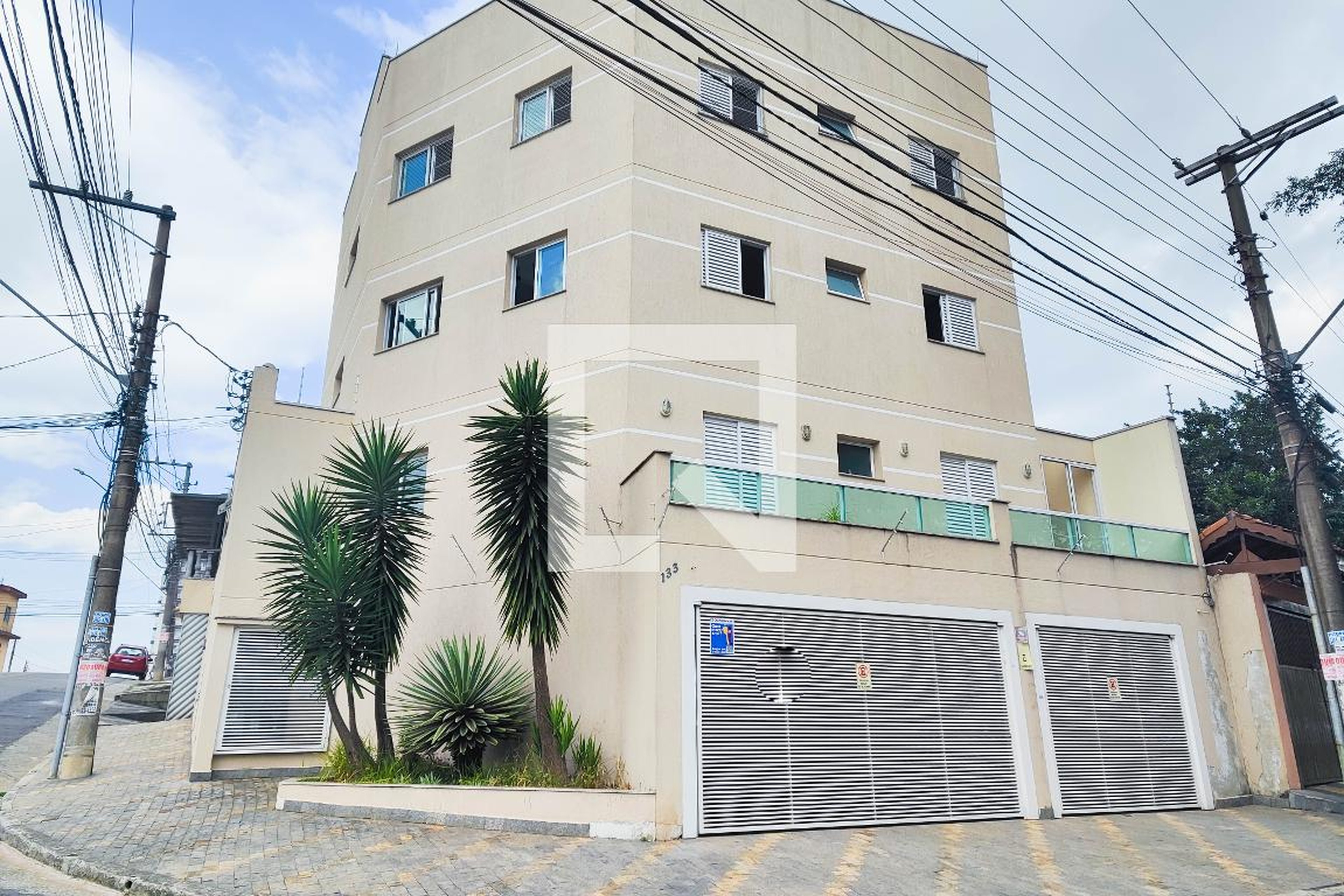 Fachada Condomínio em Rua São Caetano do Sul, 133