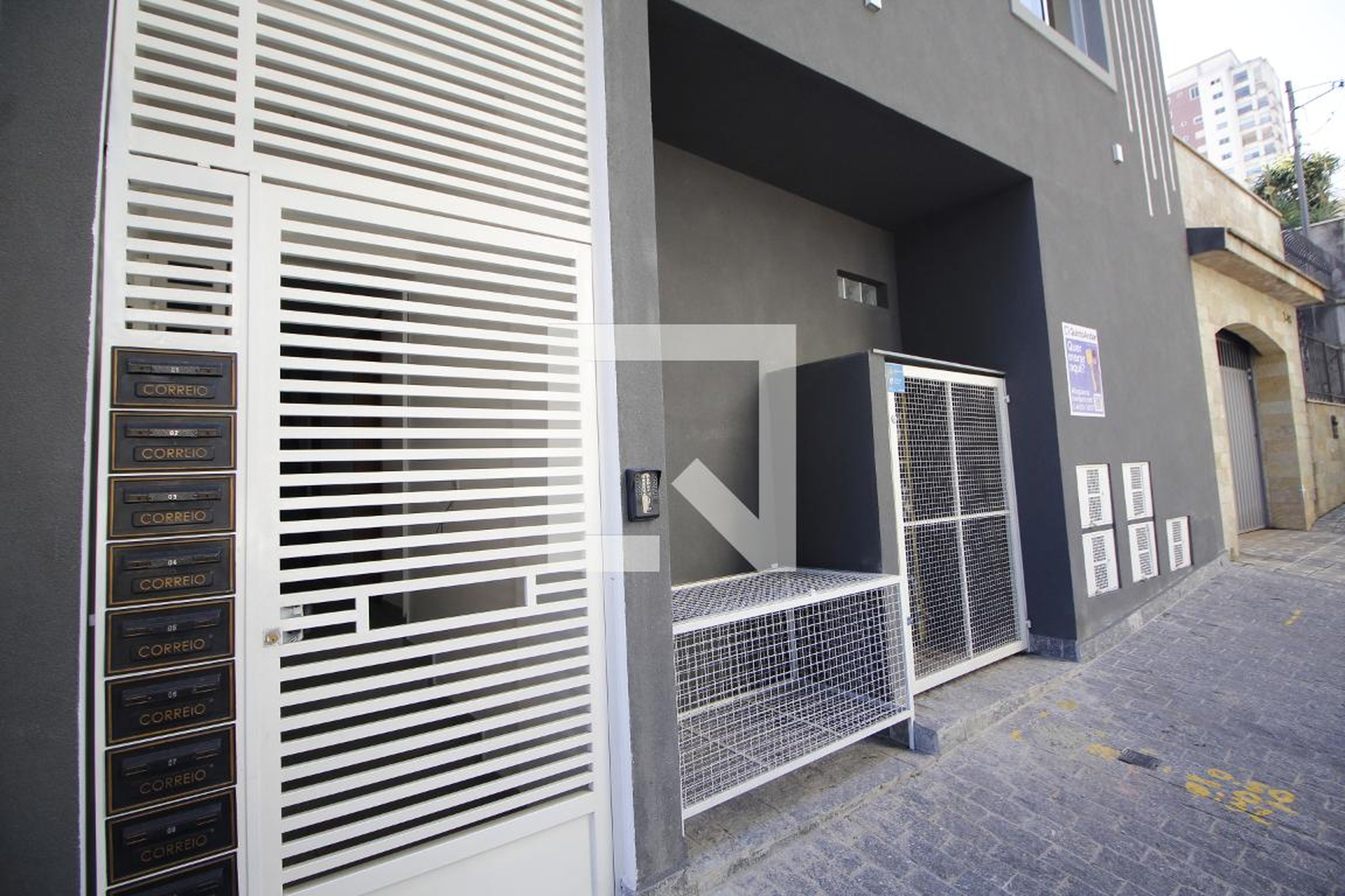 Fachada Condomínio em Rua Benedito Xavier Pinheiro, 258