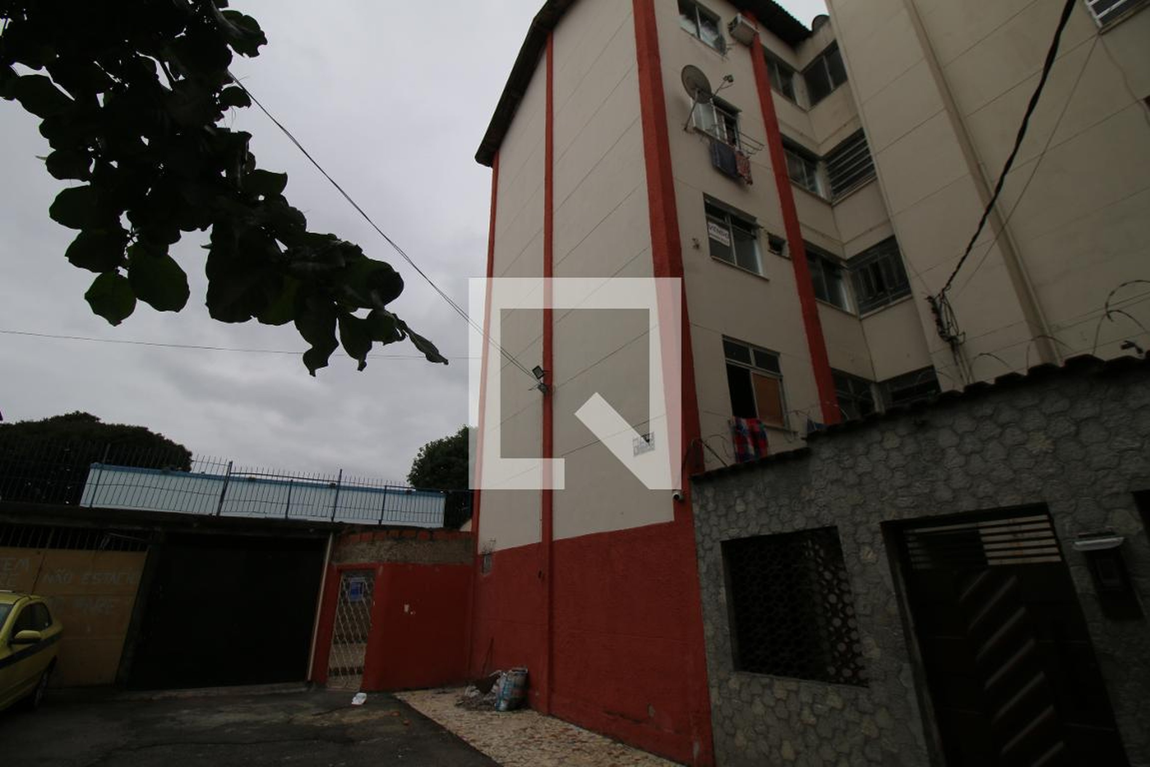 Fachada do Prédio Condomínio em Rua Francisco Venâncio Filho, 164