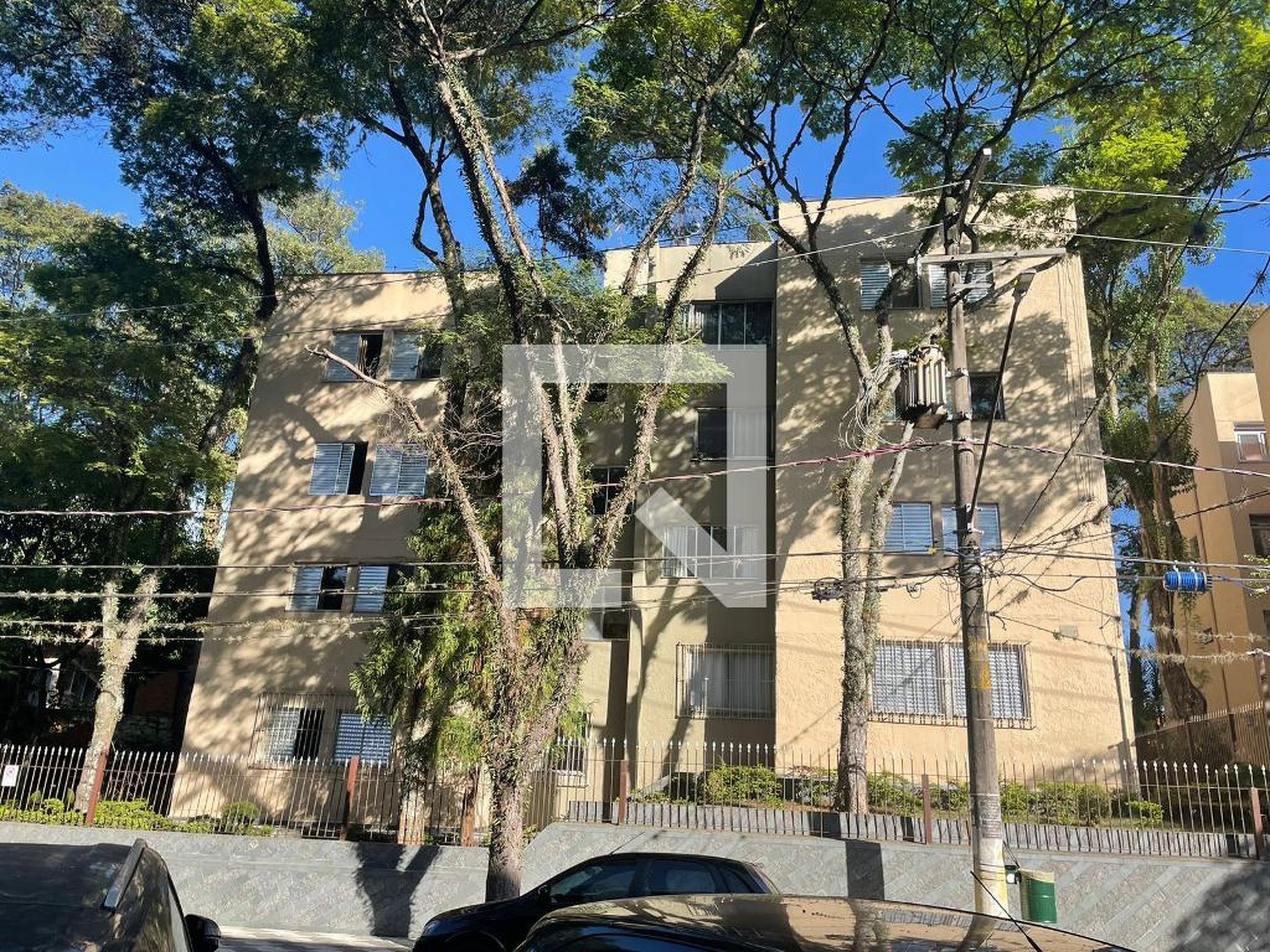 Fachada do Prédio Condomínio em Rua Araçuaí, 86