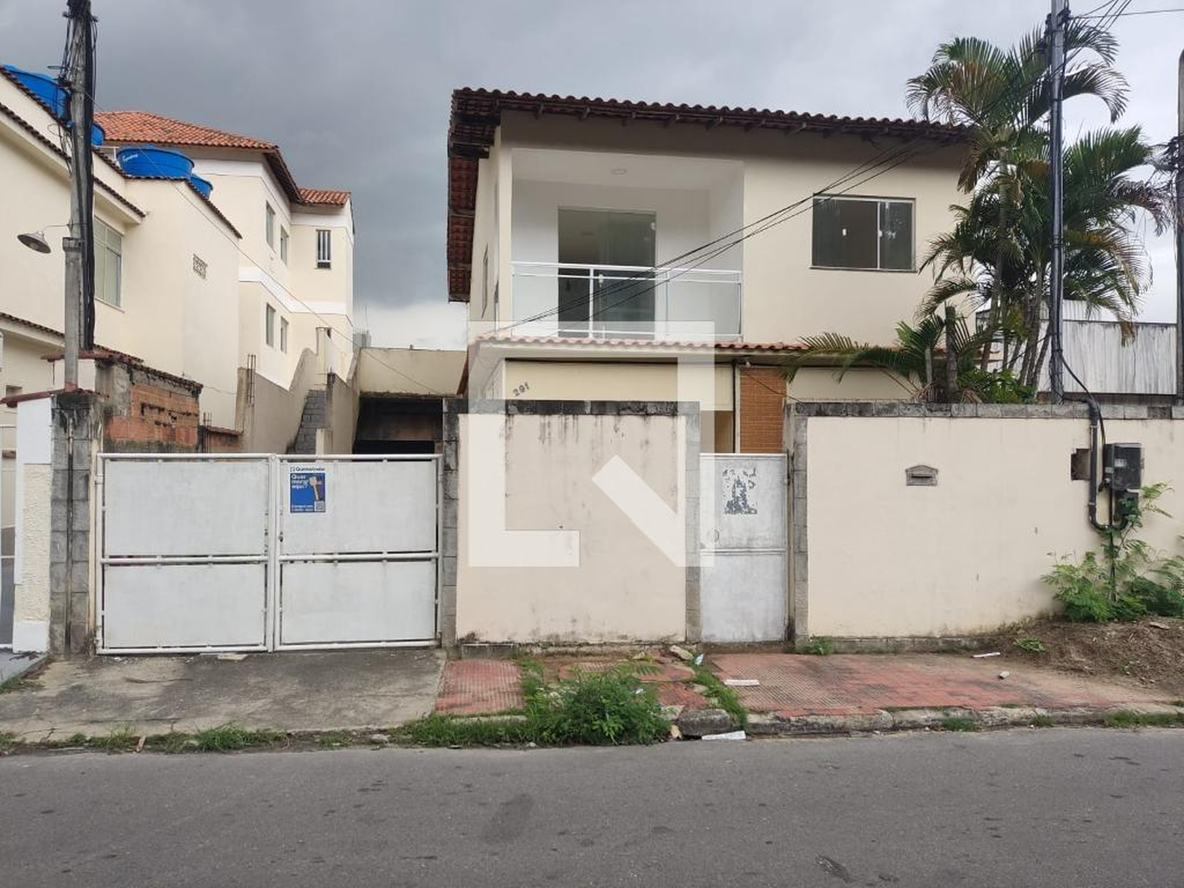 Fachada Condomínio em Rua Orlando Rangel, 291