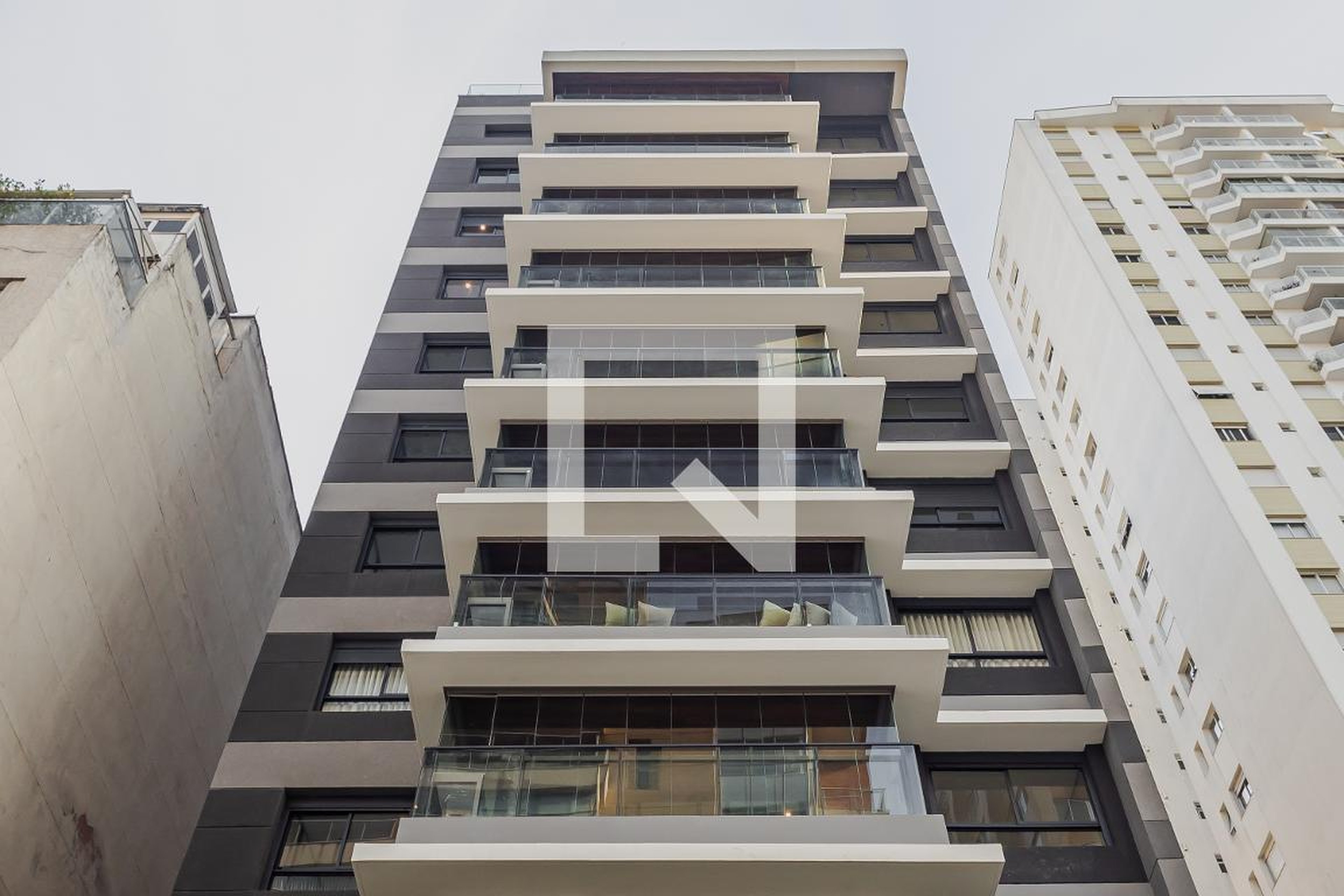 Fachada Condomínio em Alameda Itu, 1401