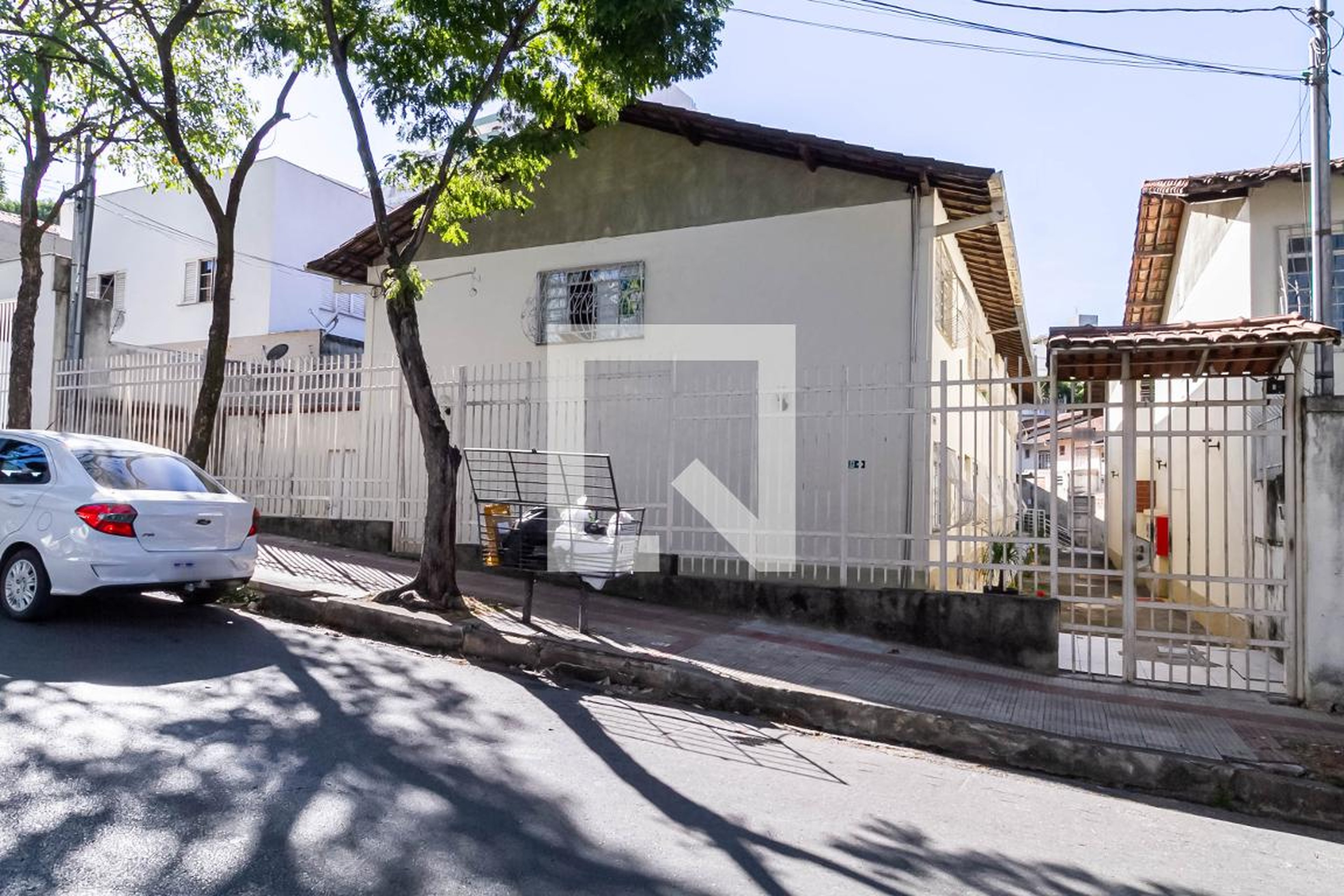 Fachada Condomínio em Rua Bolivar Mineiro, 411