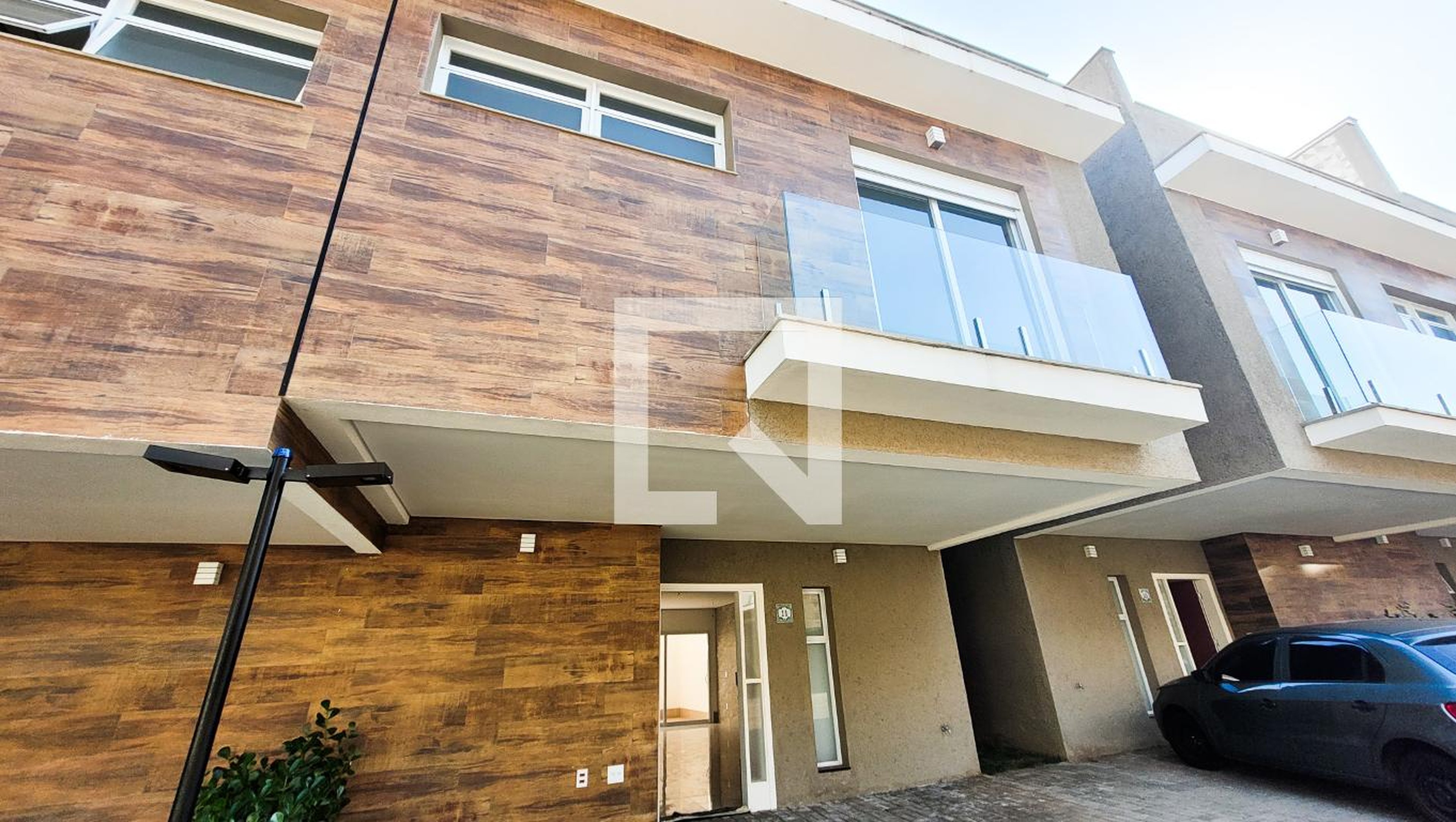 Fachada Condomínio em Rua Fernão de Magalhães, 516