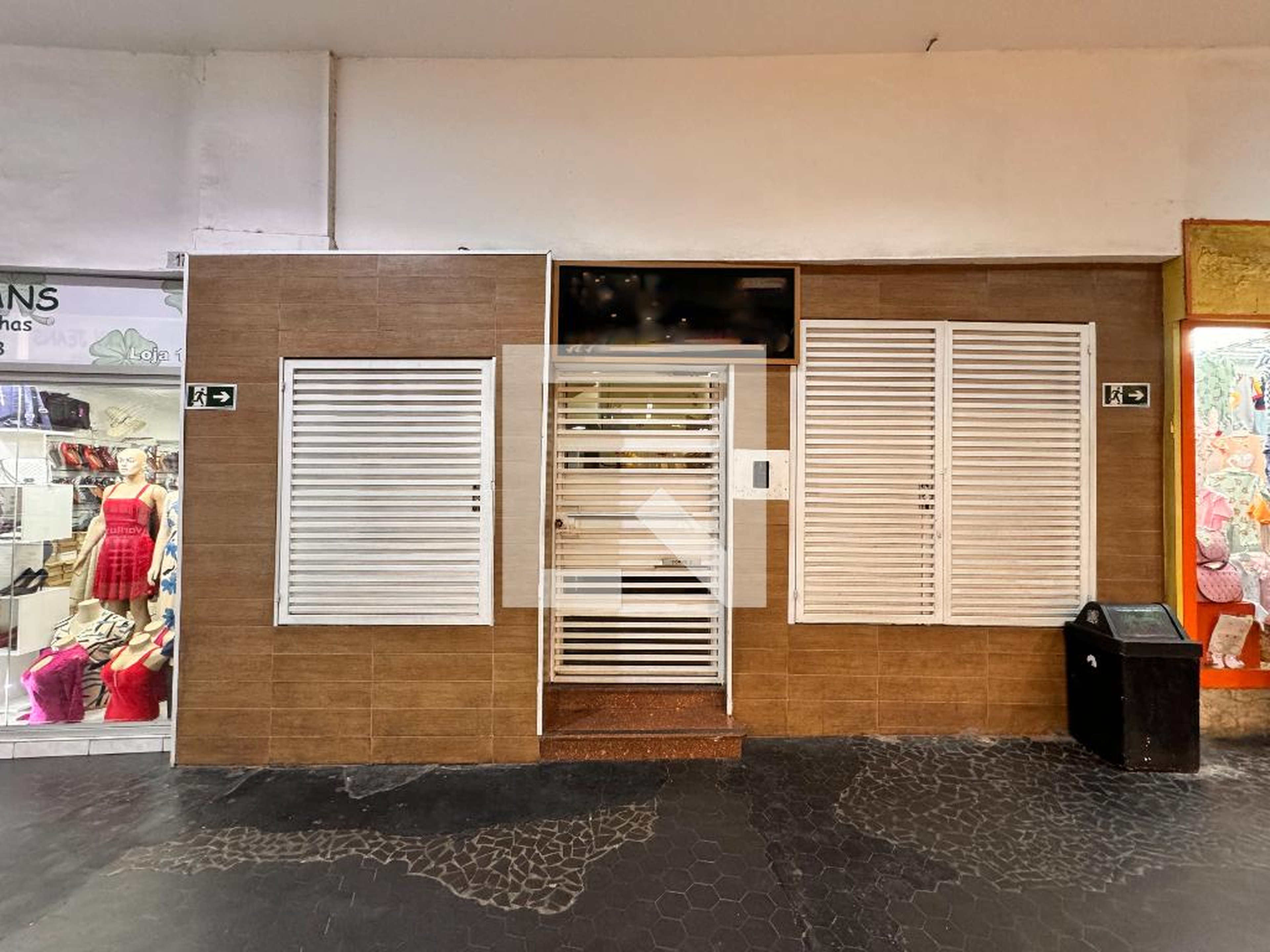 Fachada Condomínio em Rua Luís Pinto Fláquer, 500