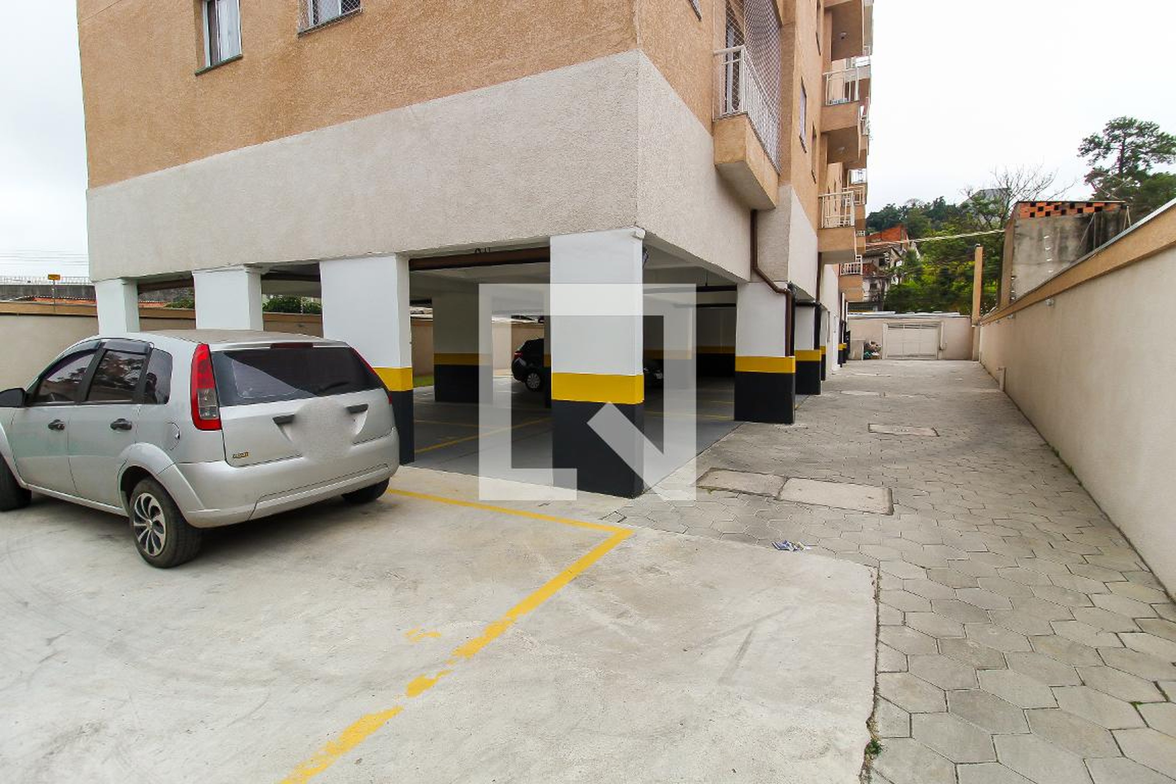 Estacionamento - Residencial Jd. do Chão