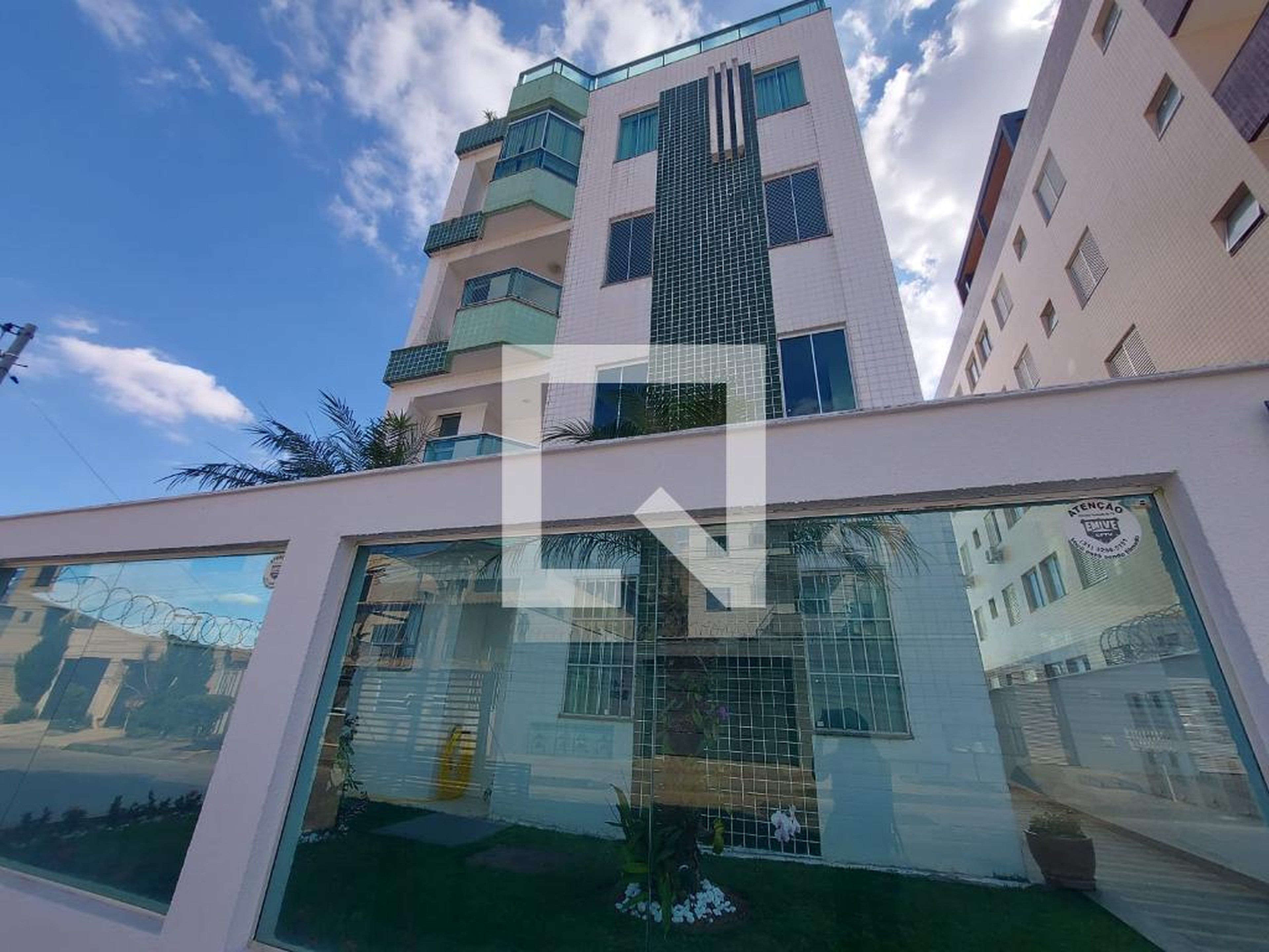 Fachada Condomínio em Rua Capitão Britaldo Soares Ferreira Diniz, 344