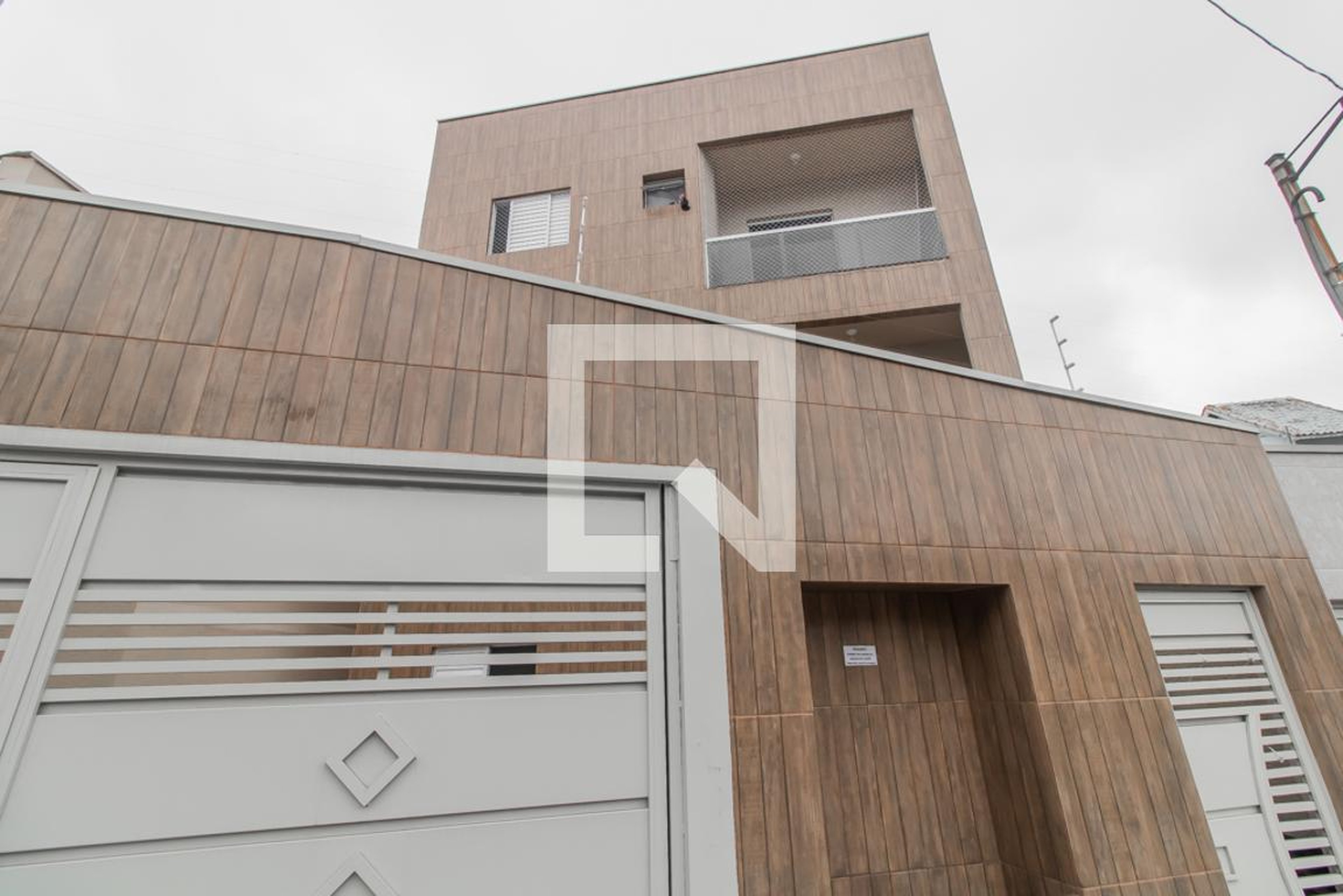 Fachada Condomínio em Rua Alto do Parnaíba, 66