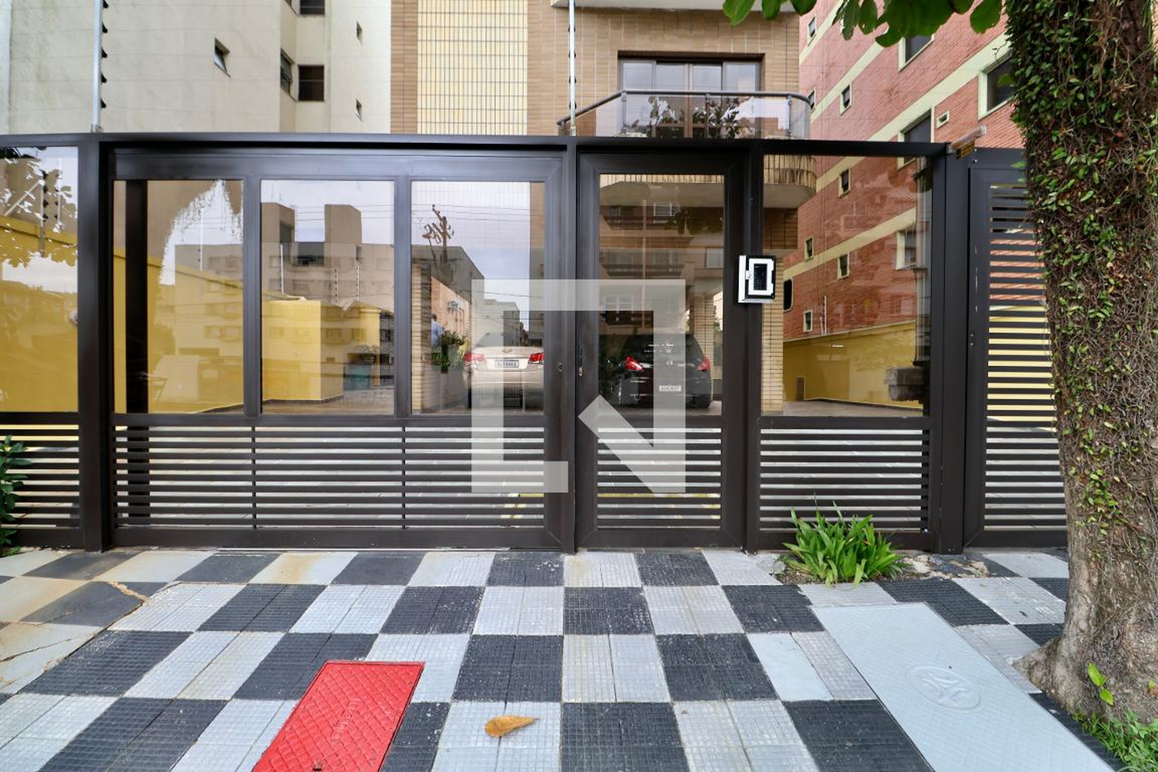 Fachada Condomínio em Rua Guadalajara, 462