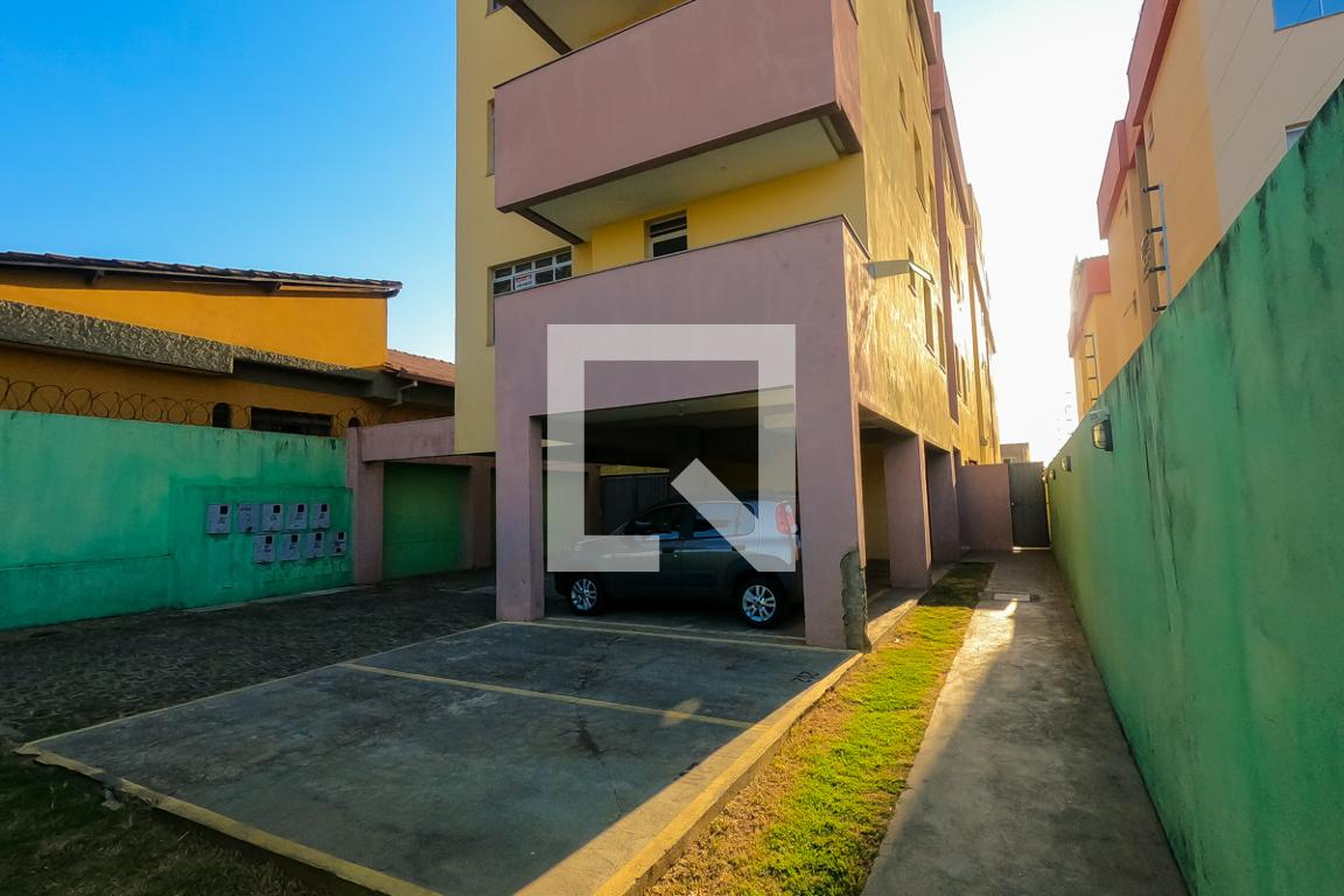 Fachada Condomínio em Rua Rodrigues Alves, 192