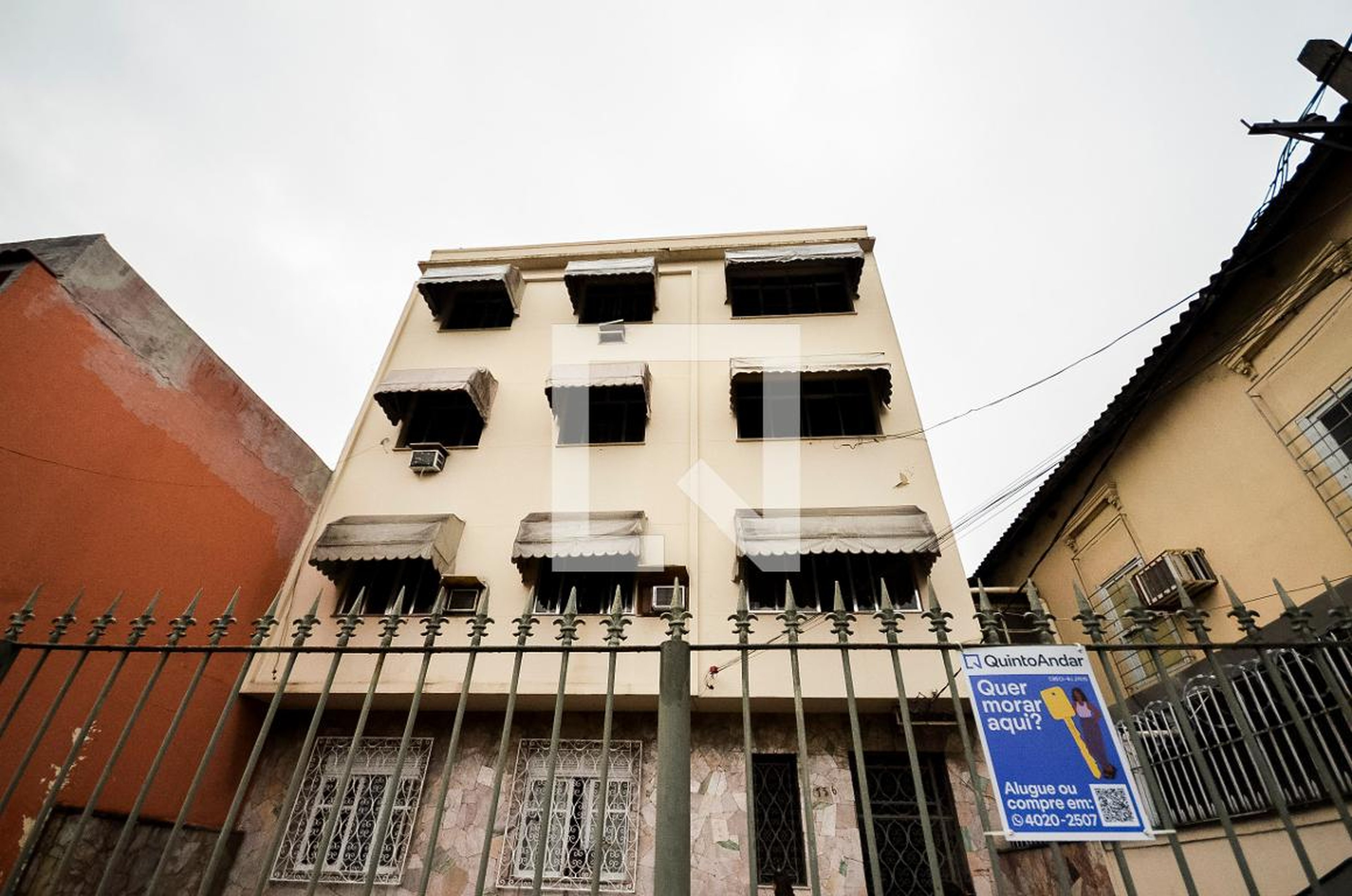 Fachada Condomínio em Rua São Januário, 756