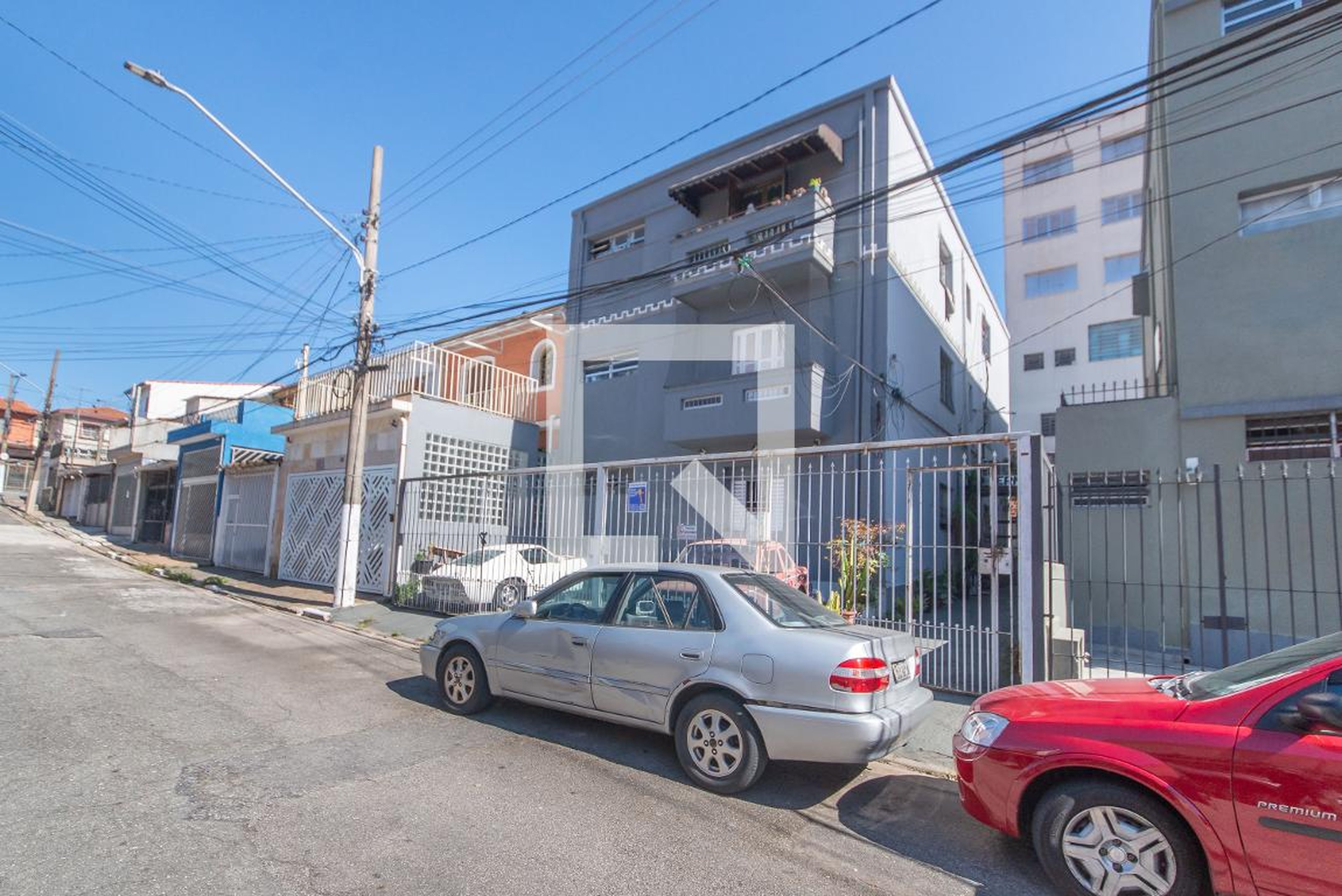 Fachada Condomínio em Rua Marco Rodrigues, 86