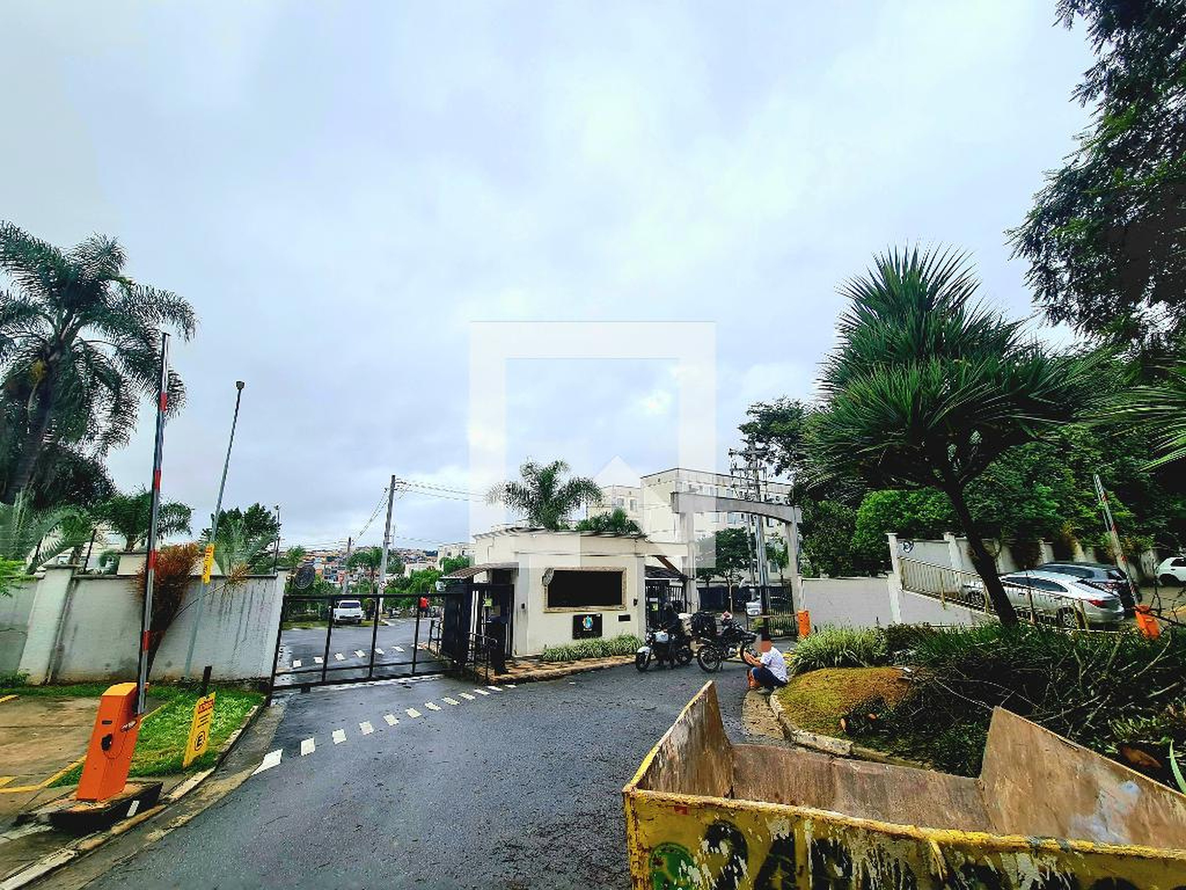 Fachada Condomínio em Rua Itá, 207