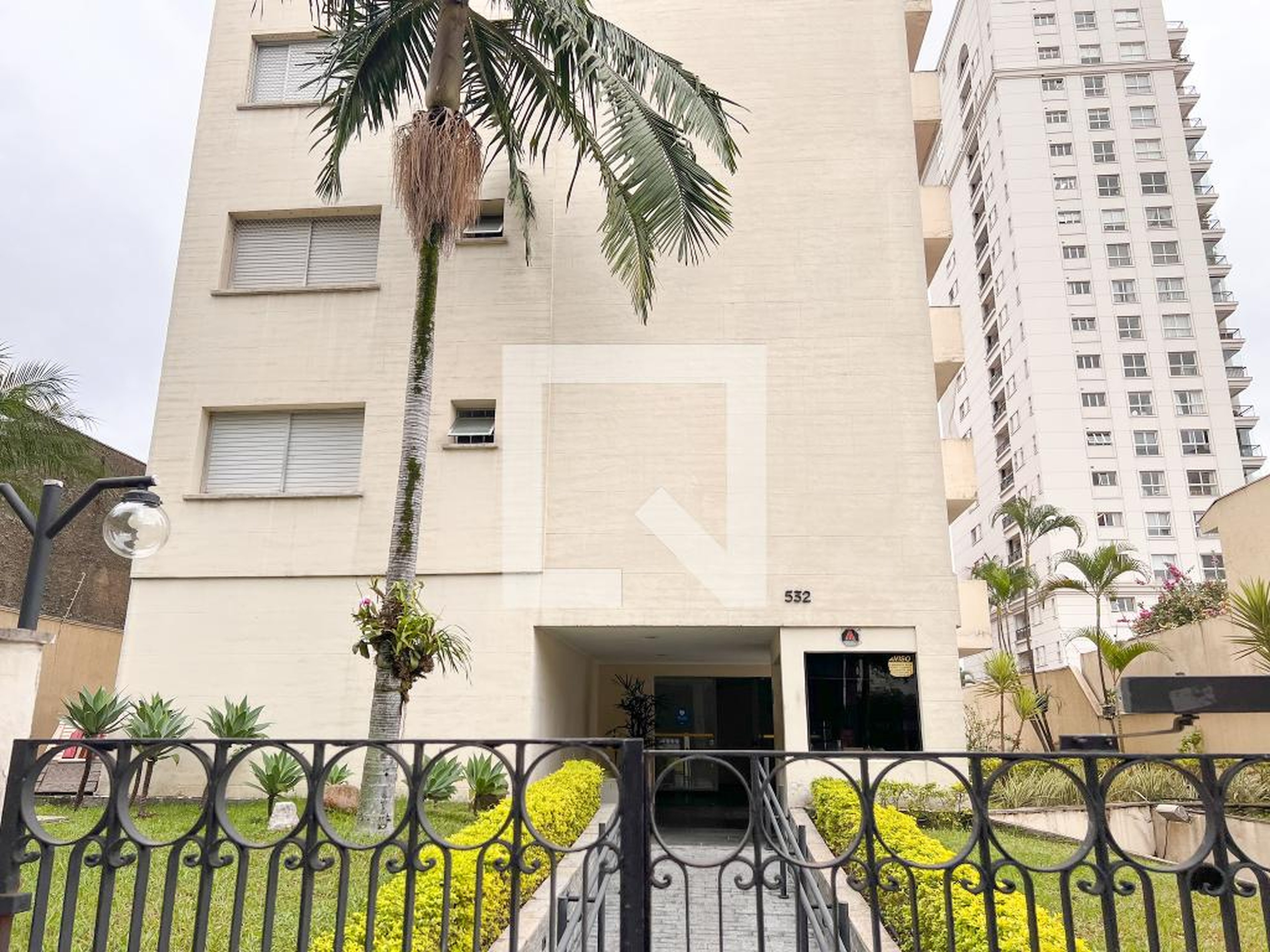 Fachada Condomínio em Avenida Hélio Pellegrino, 532