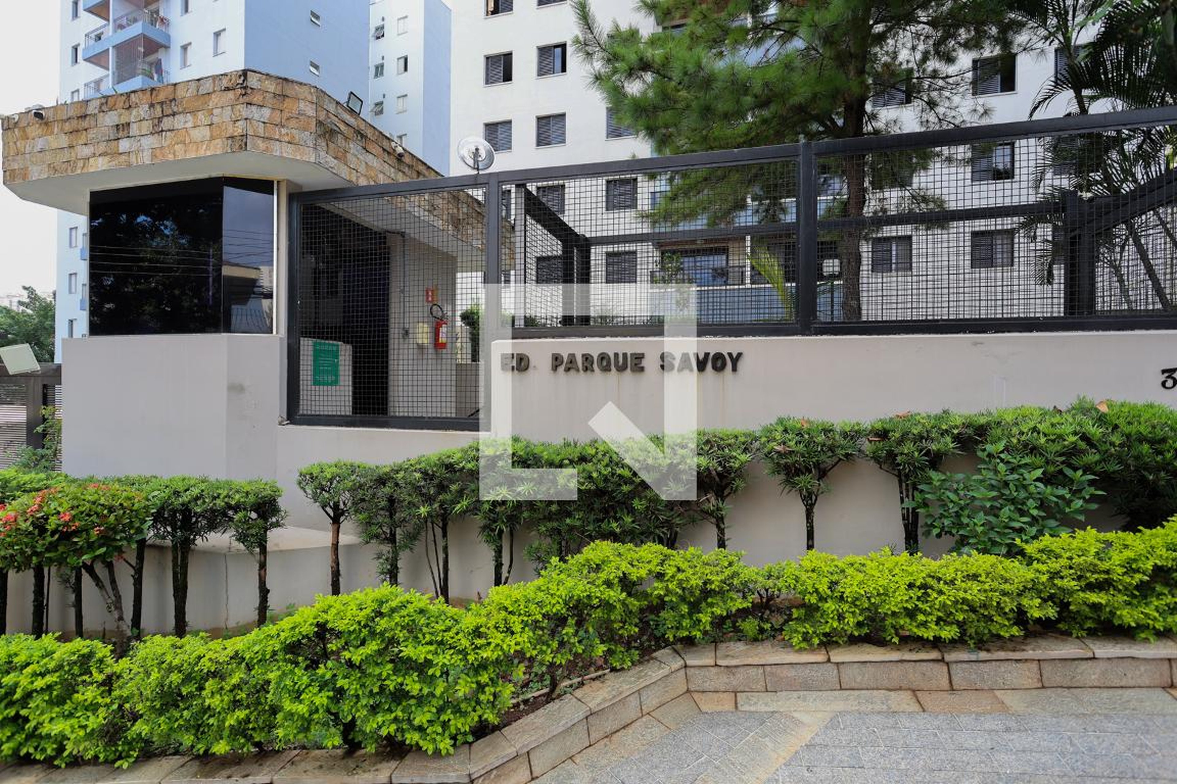 Fachada do condomínio Condomínio Parque Savoy