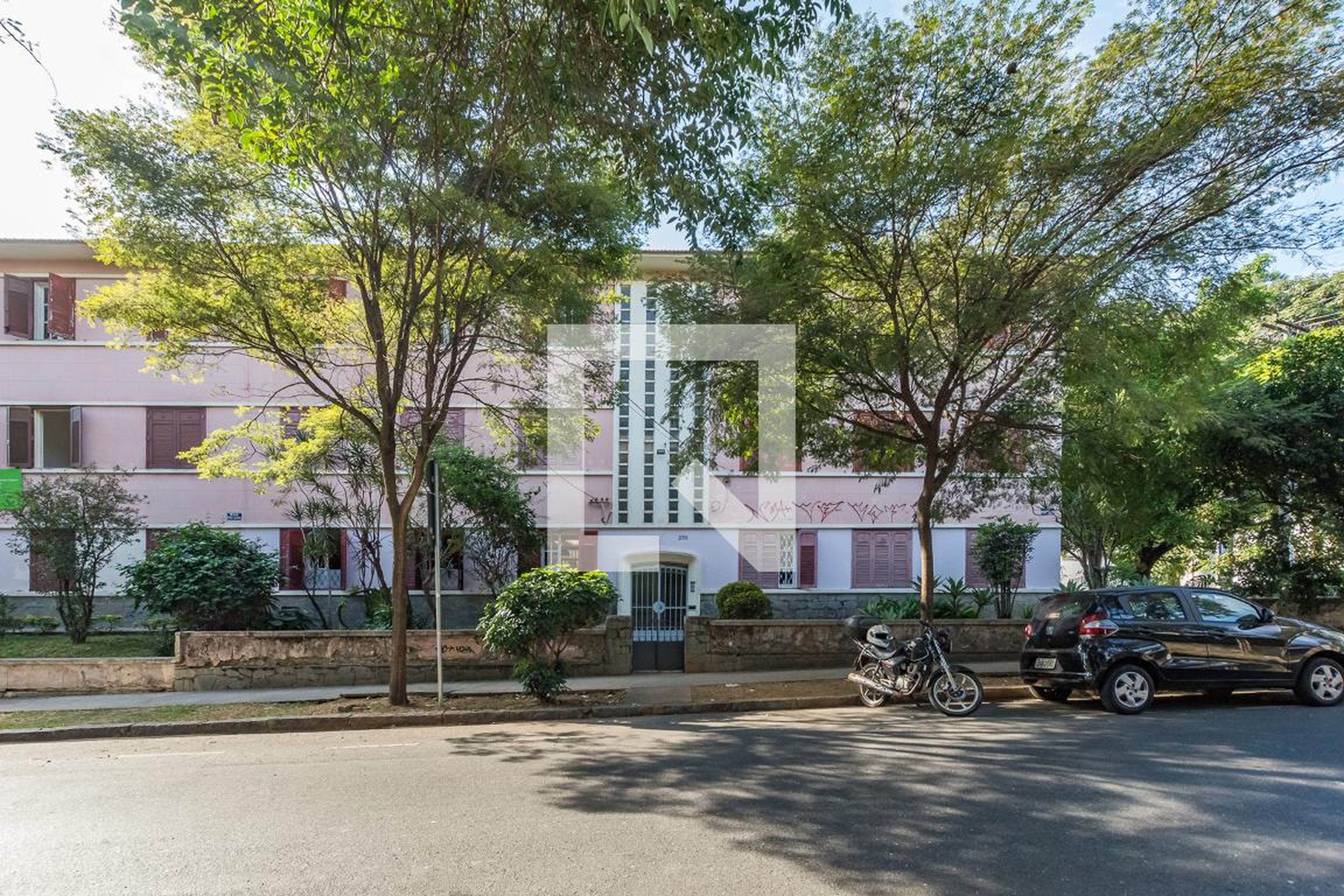 Fachada Condomínio em Rua Bernardo Mascarenhas, 393