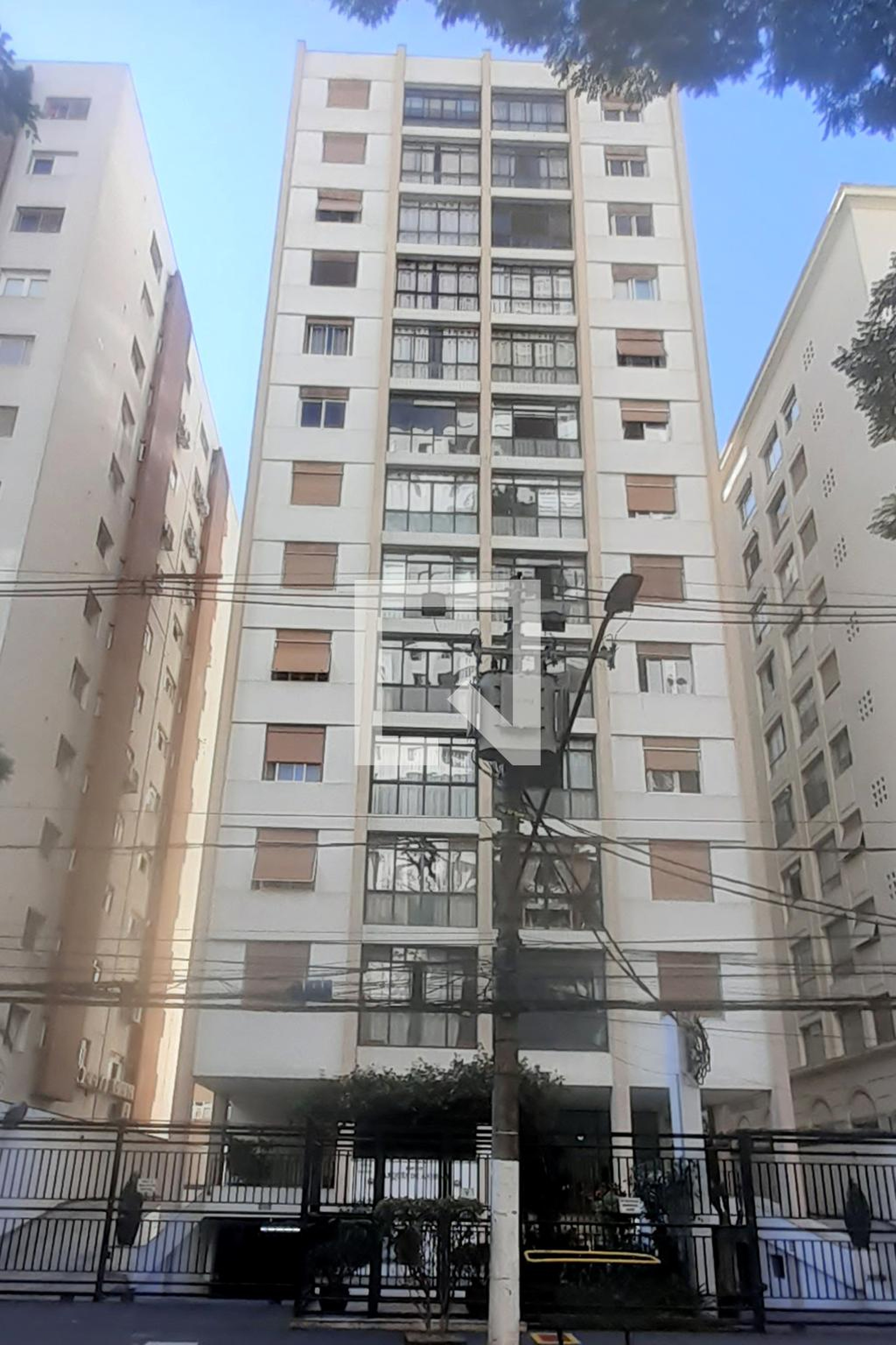 Fachada Condomínio em Avenida Nove de Julho, 97