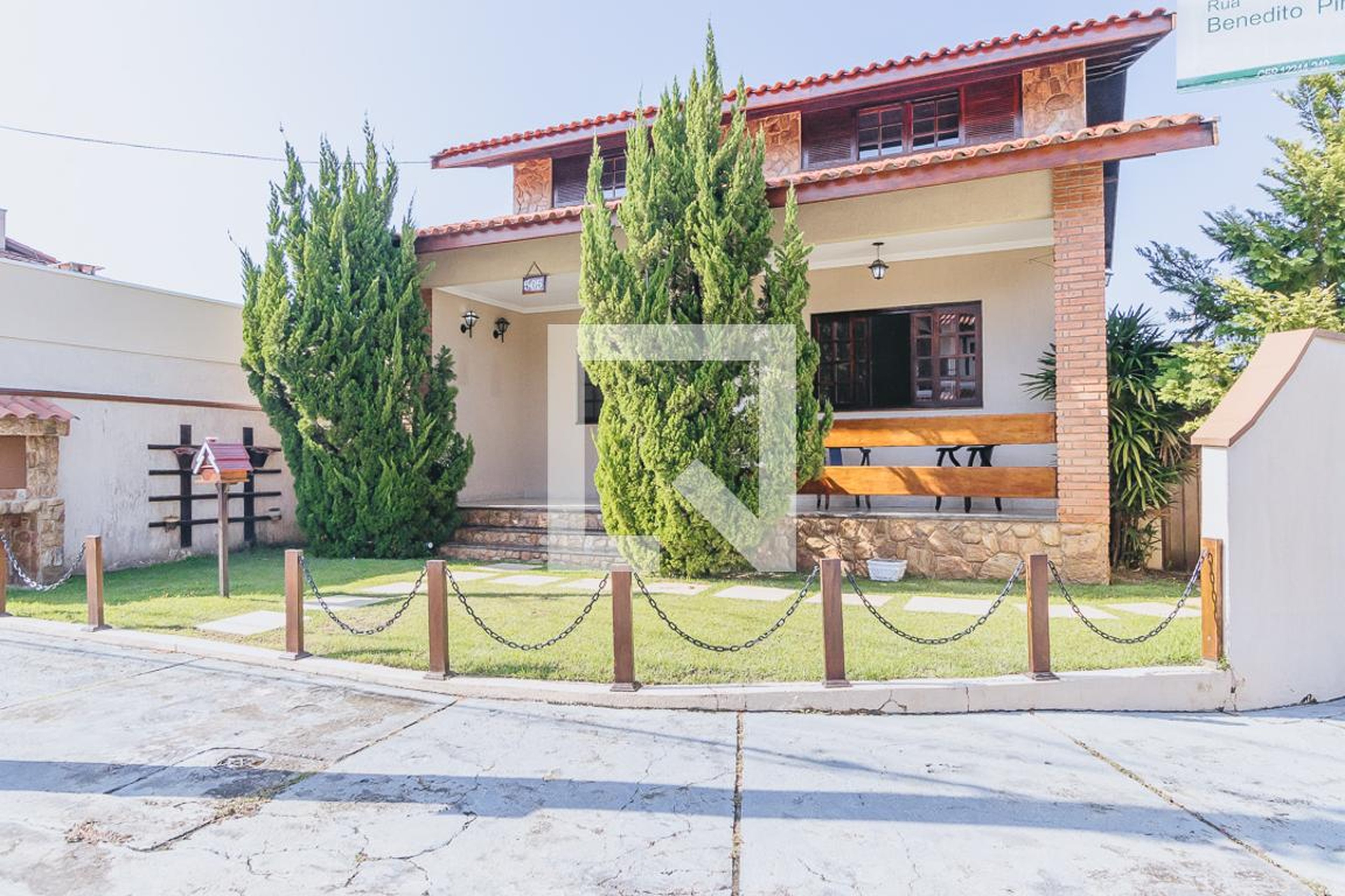 Fachada Condomínio em Rua Benedito Pinotti, 505