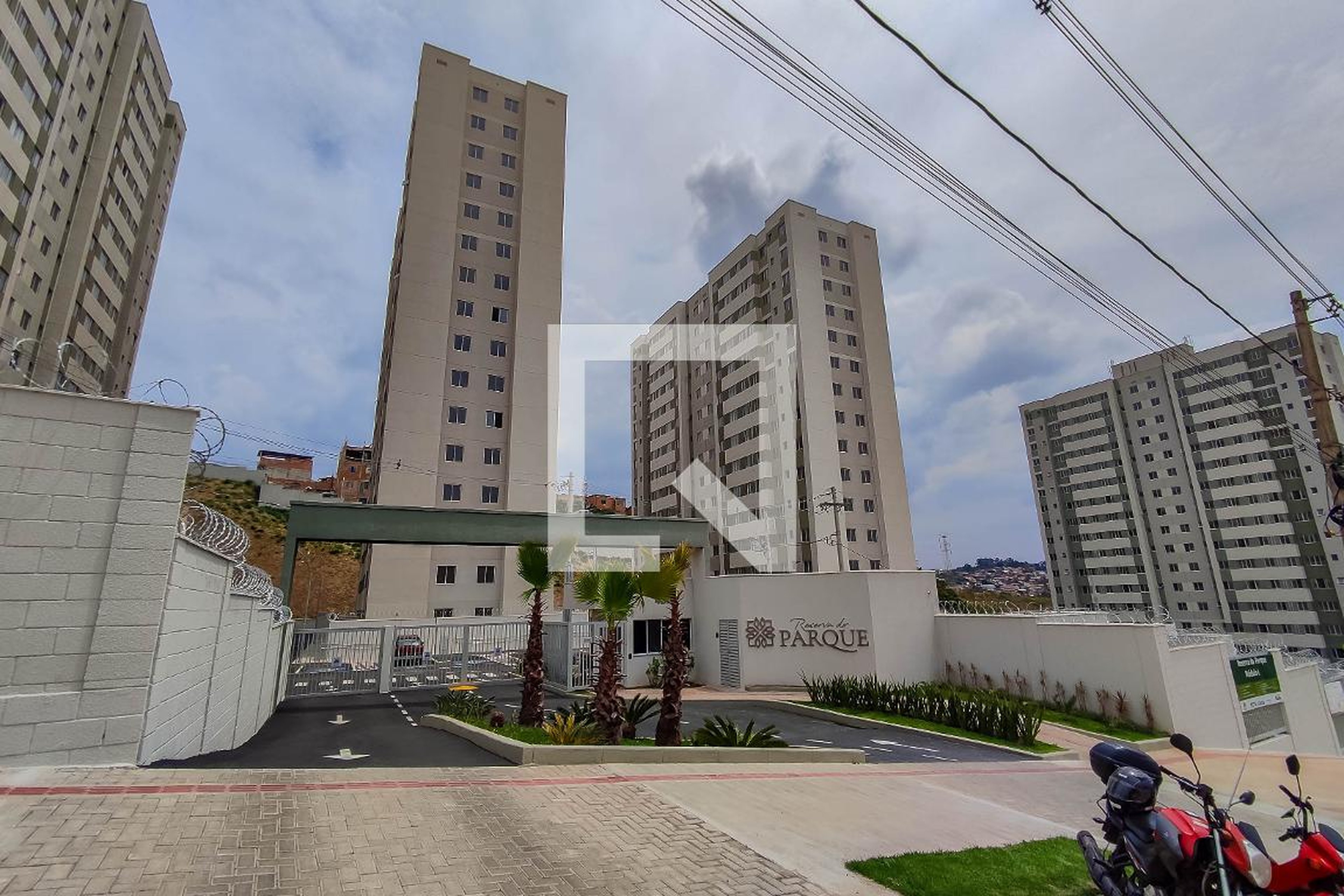 Fachada Condomínio em Rua Dois Mil Duzentos E Vinte E Sete, 430