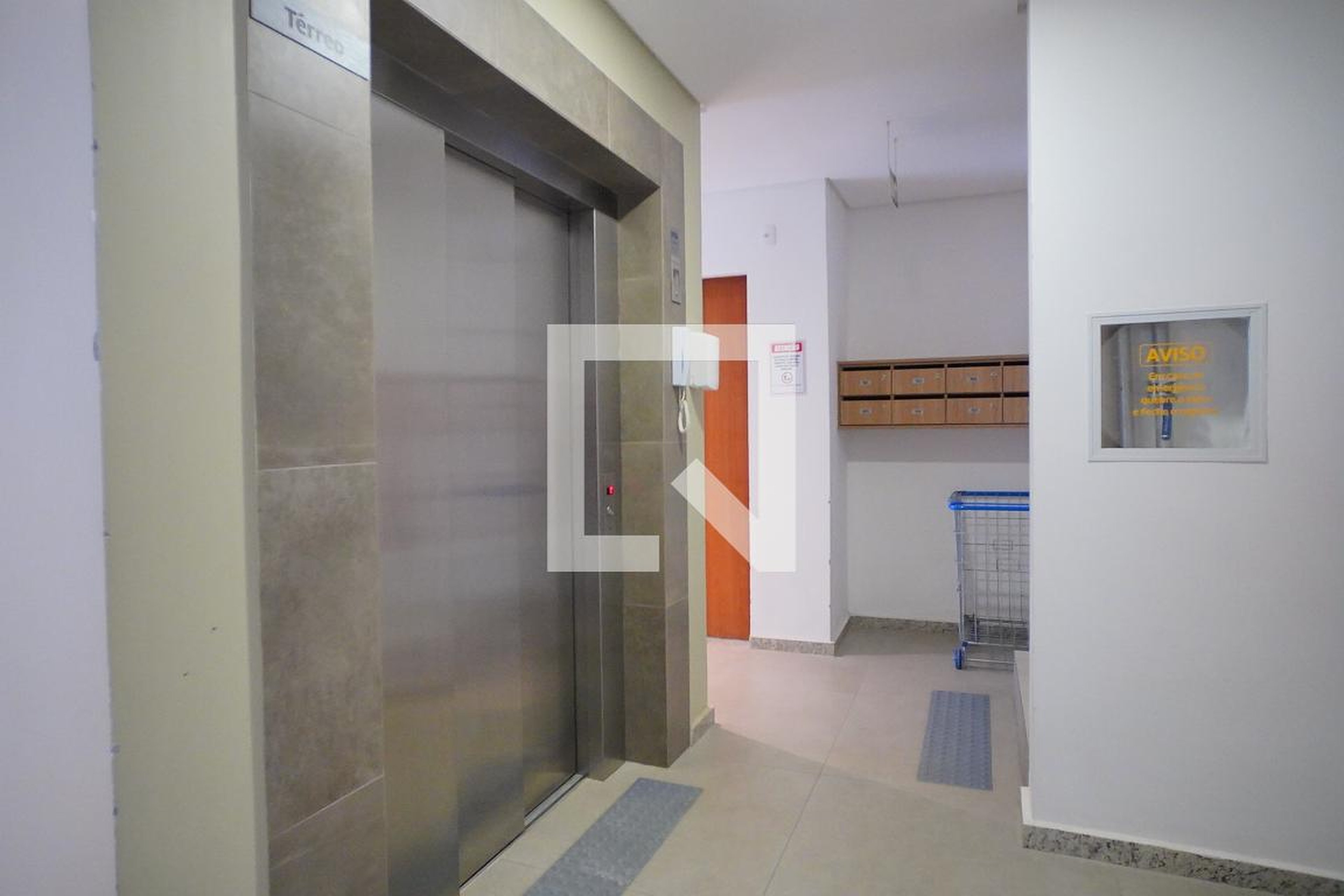 Hall de entrada - Saint Exupery