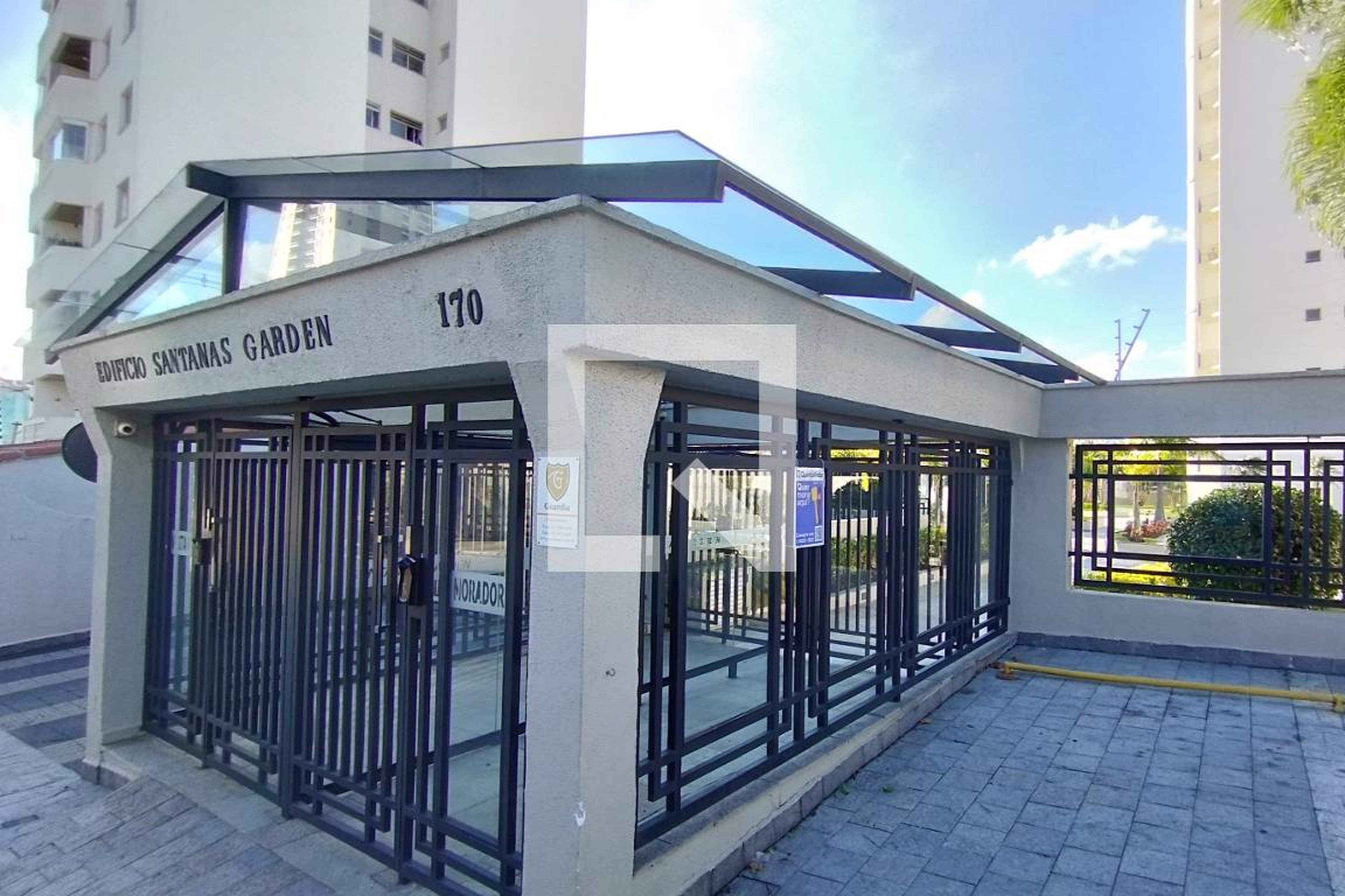 Fachada Condomínio em Rua Ires Leonor, 174