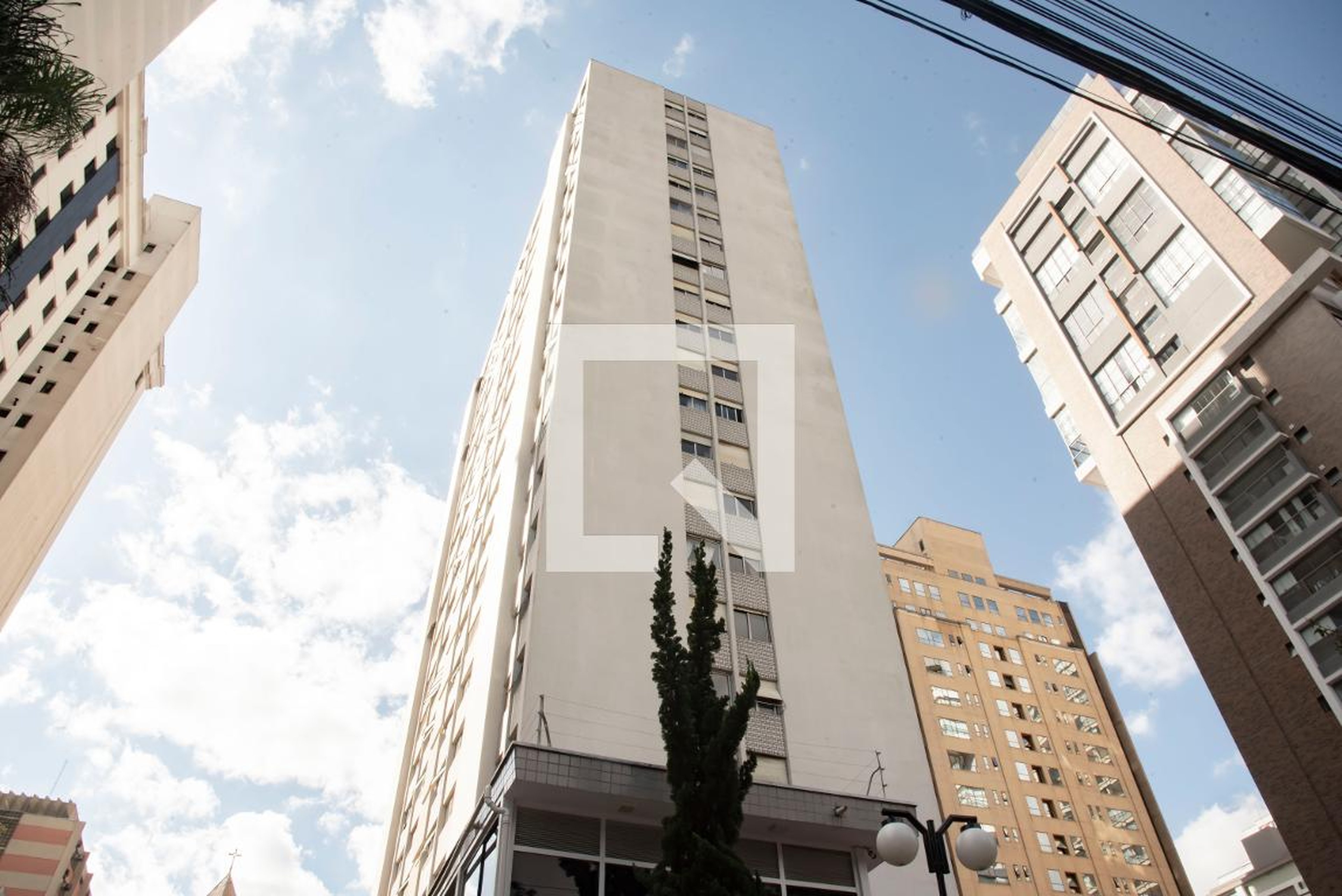 Fachada Condomínio em Rua Pedro de Tolêdo, 94