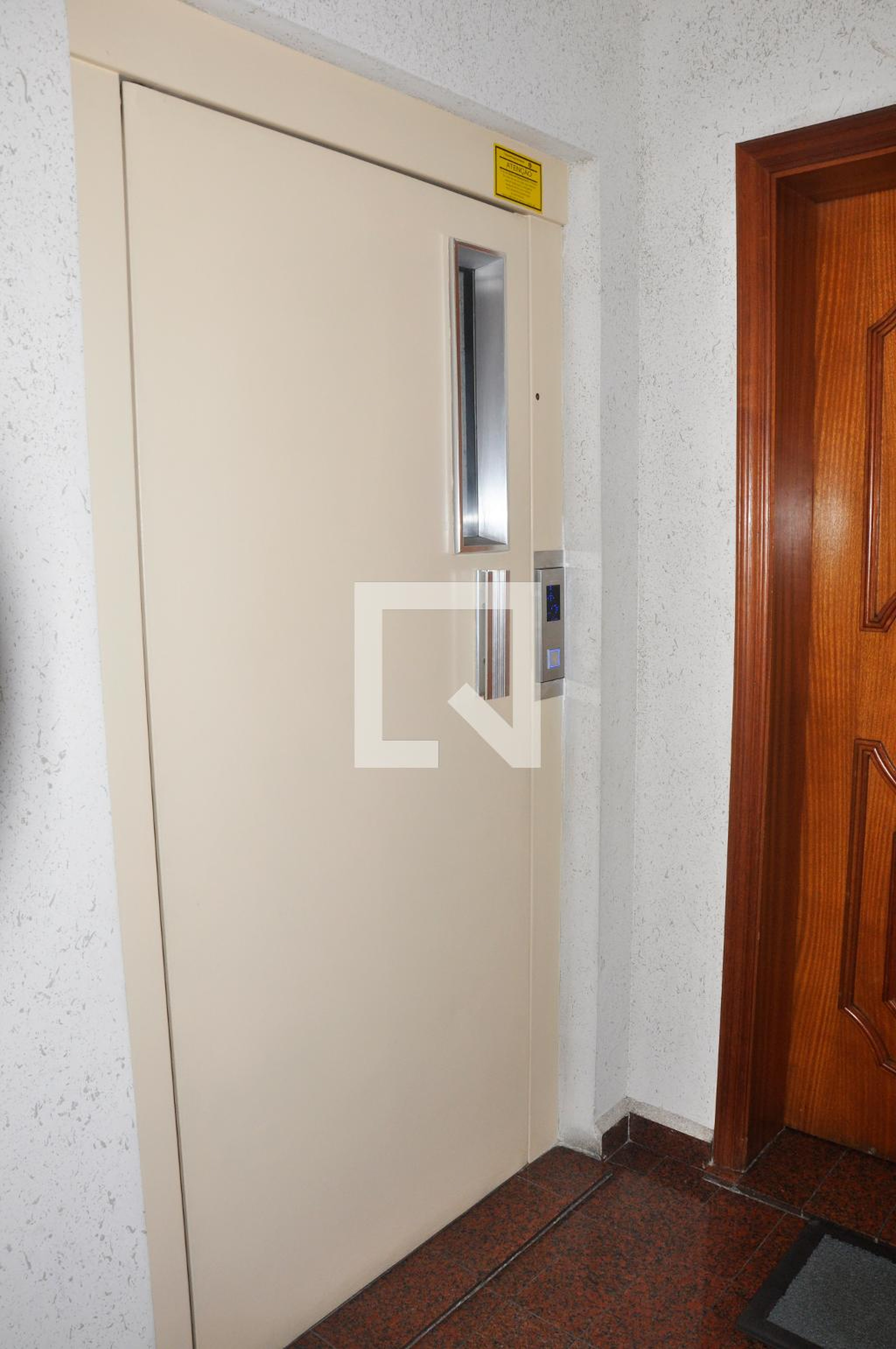 Elevador - Edifício Jardim Paraíso