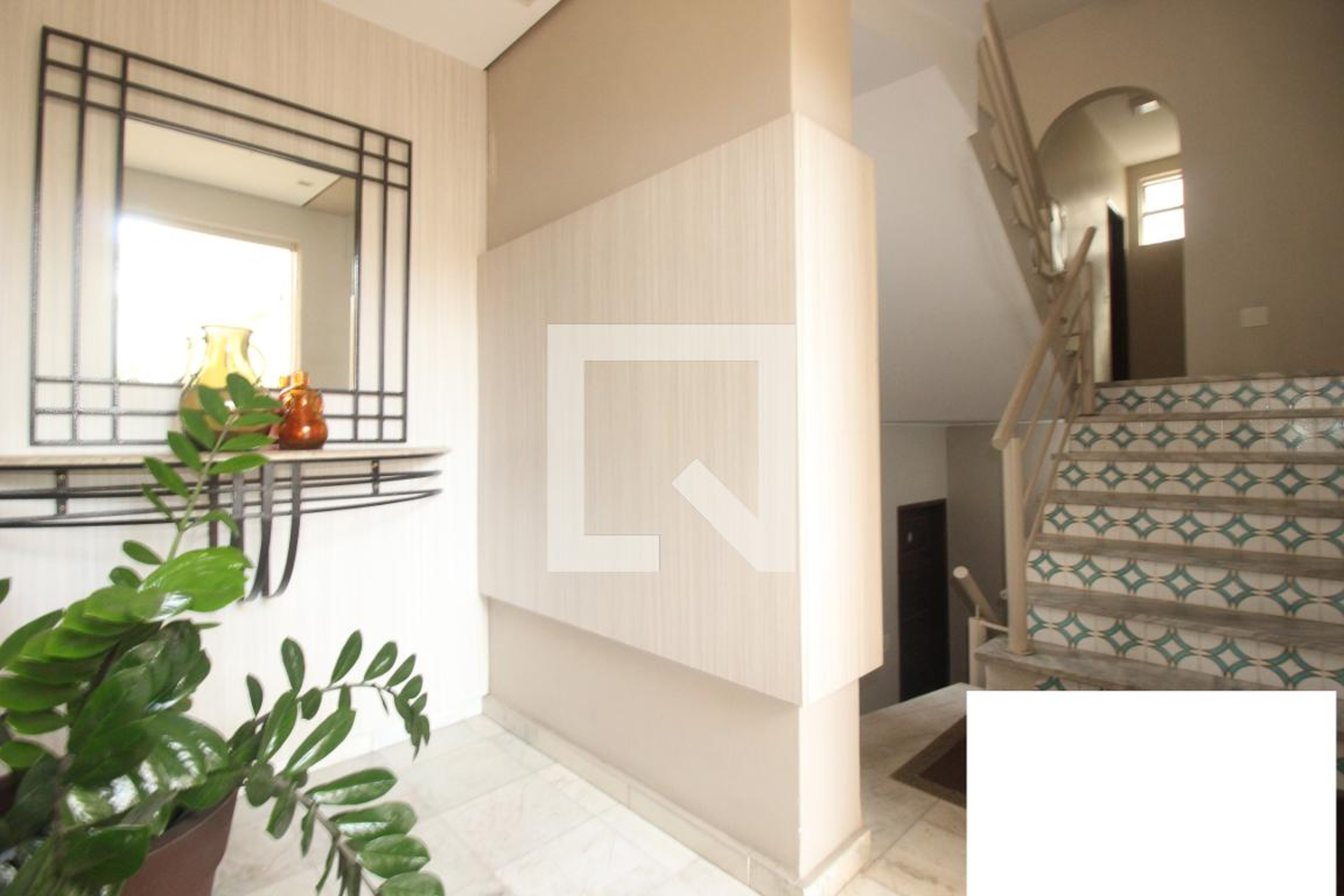 Entrada do prédio Condomínio em Rua Dom Lúcio Antunes, 977