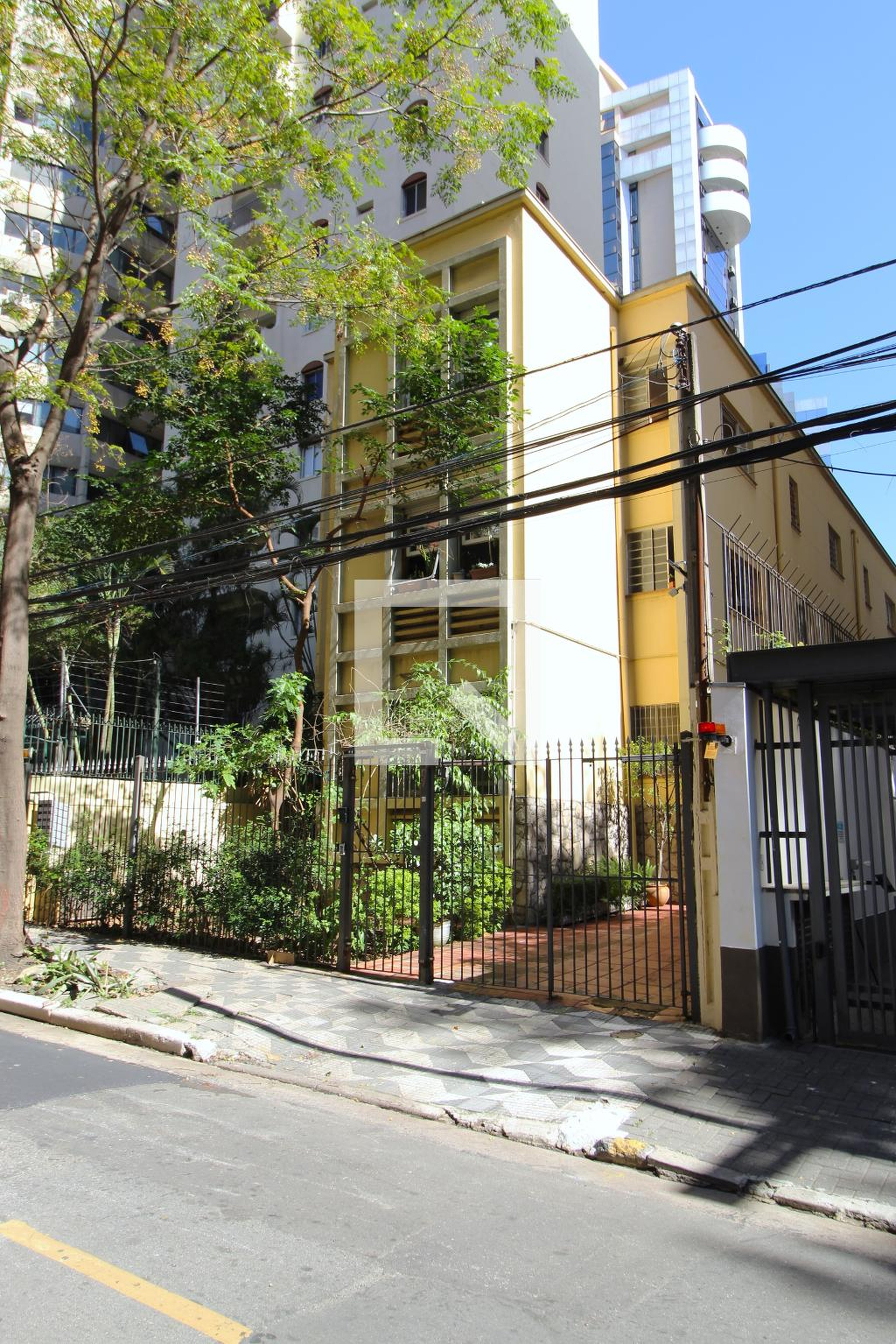 Fachada do Prédio Condomínio em Rua Campos Bicudo, 67