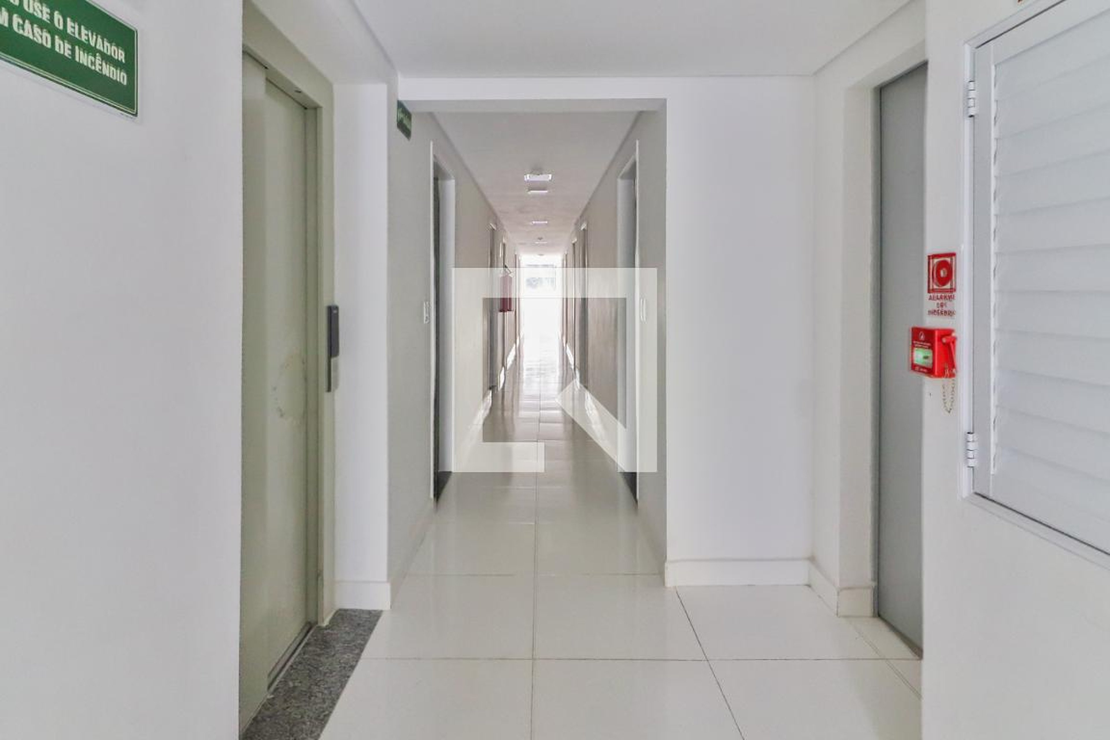 Condomínio Condomínio em Avenida Albert Bartholome, 12