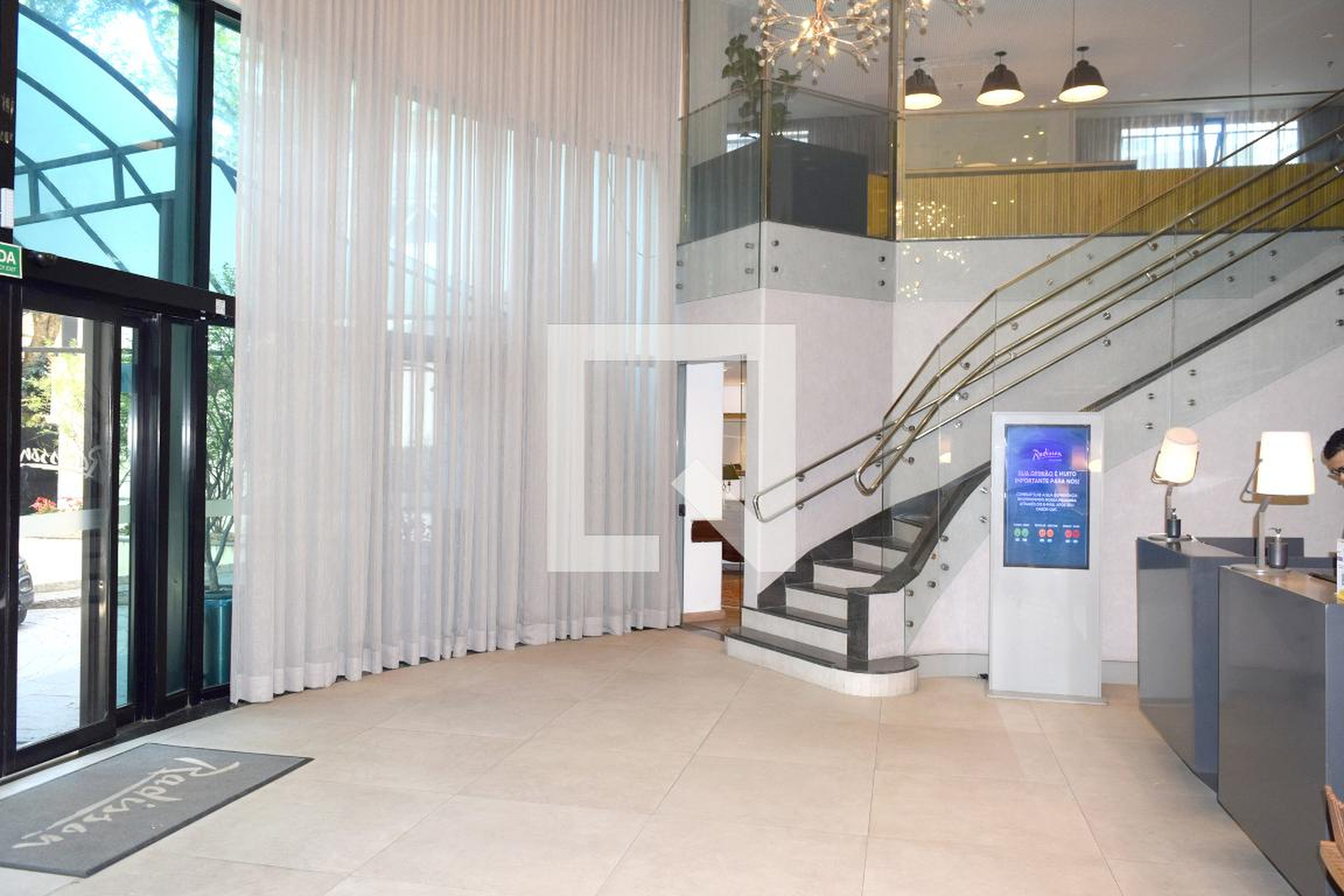 Hall de entrada - Radisson Oscar Freire