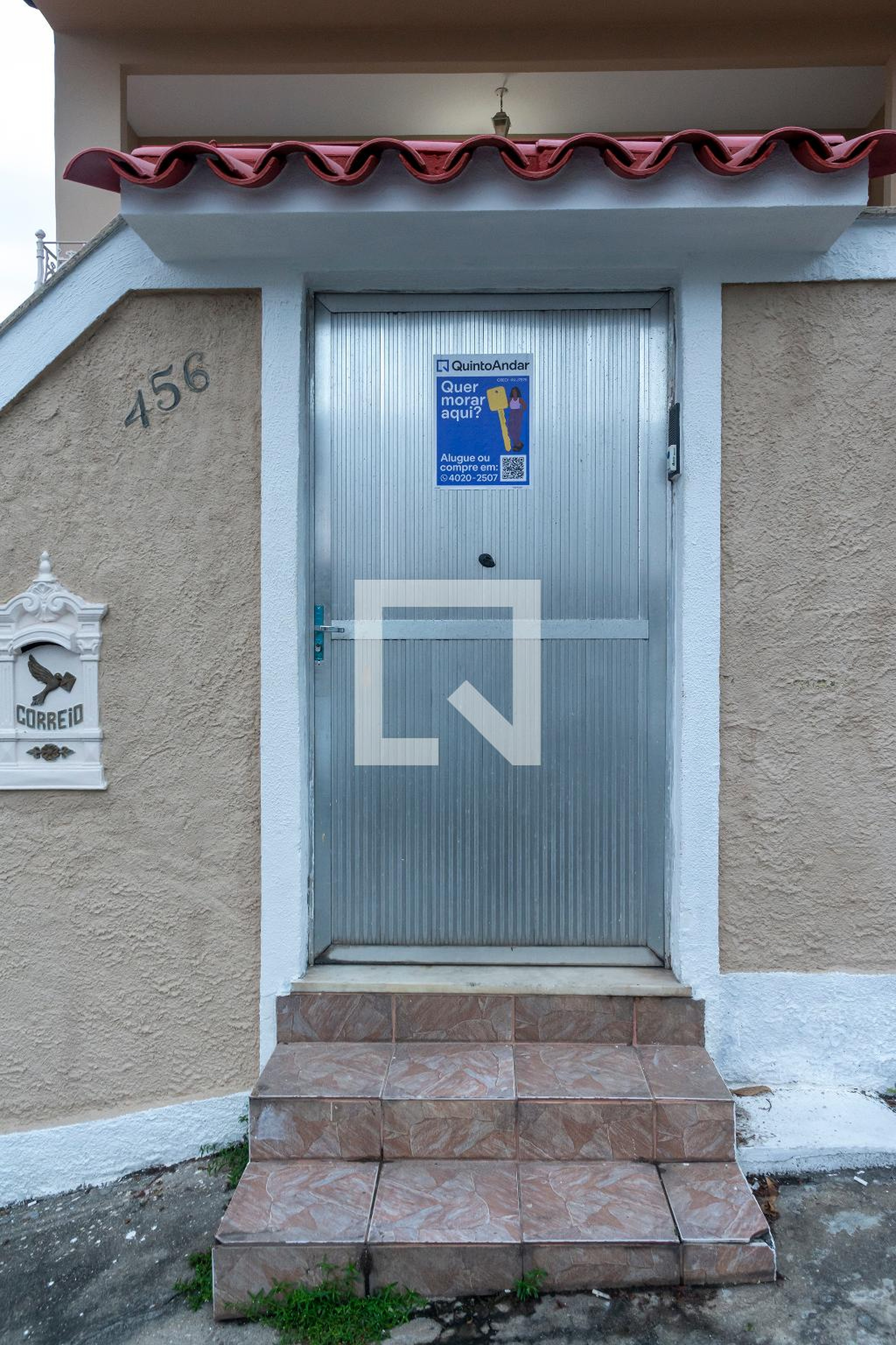 Fachada Condomínio em Rua Kattrin Kemper, 456