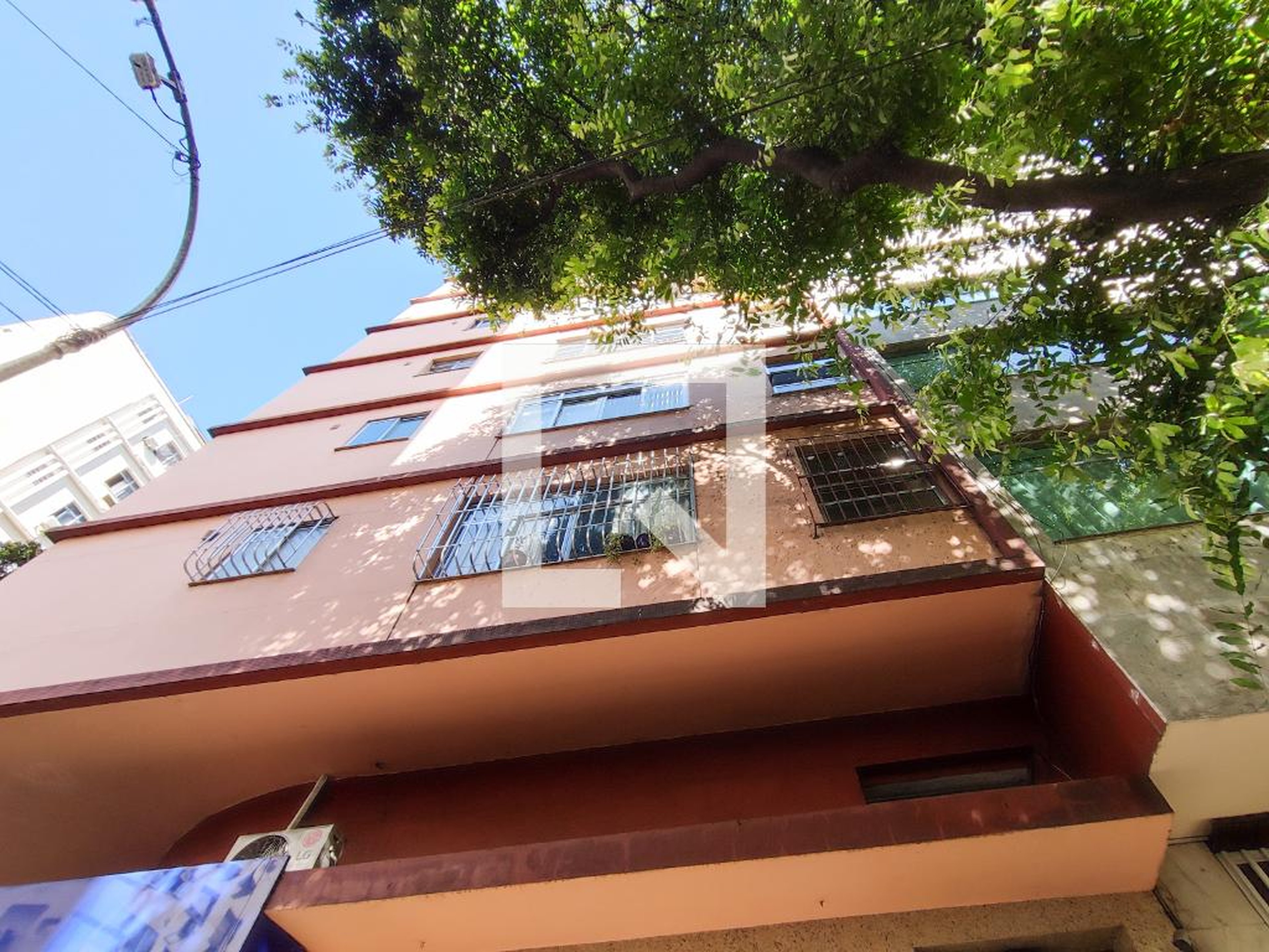 Fachada Condomínio em Rua Figueiredo Magalhães, 341