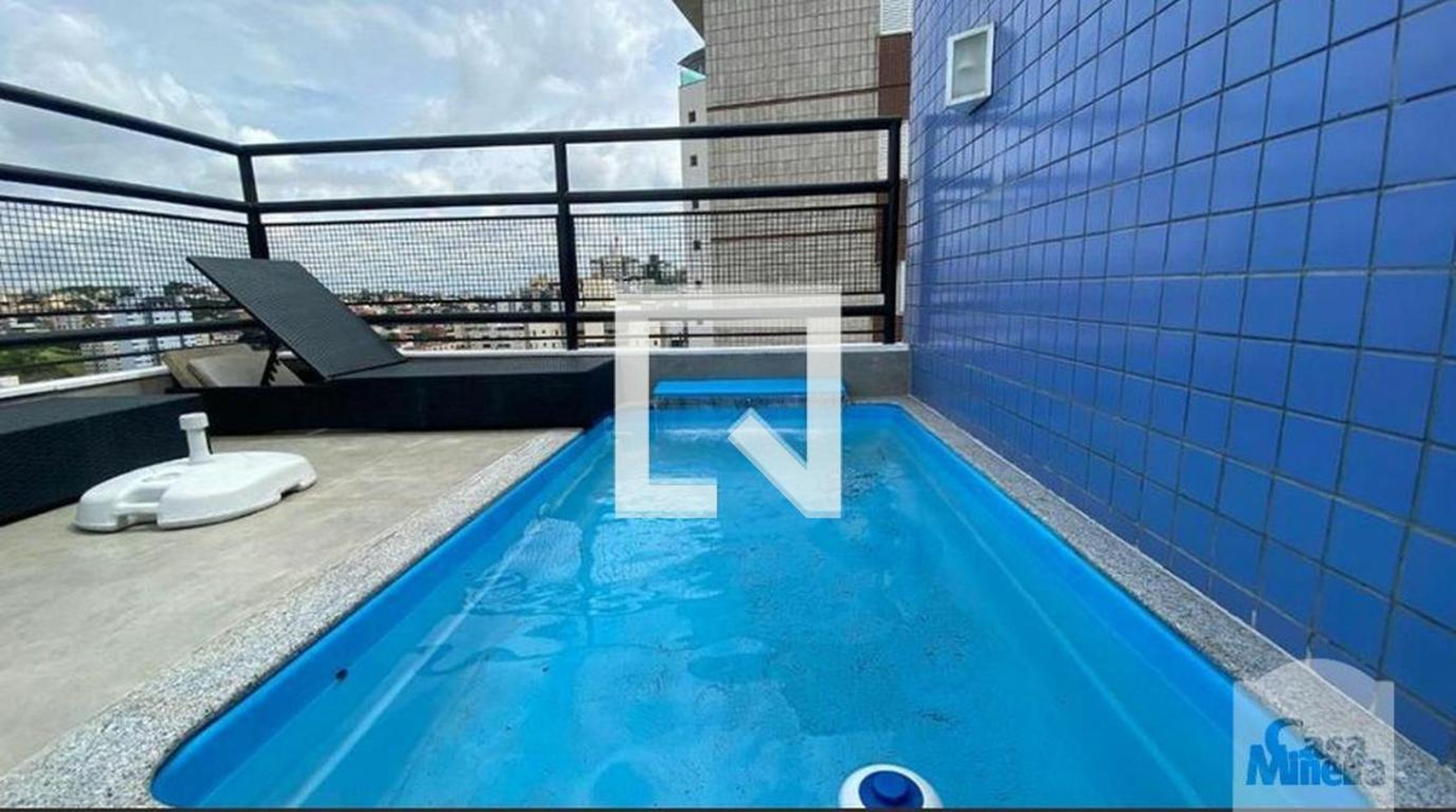 Piscina - Edifício Residencial Aurora