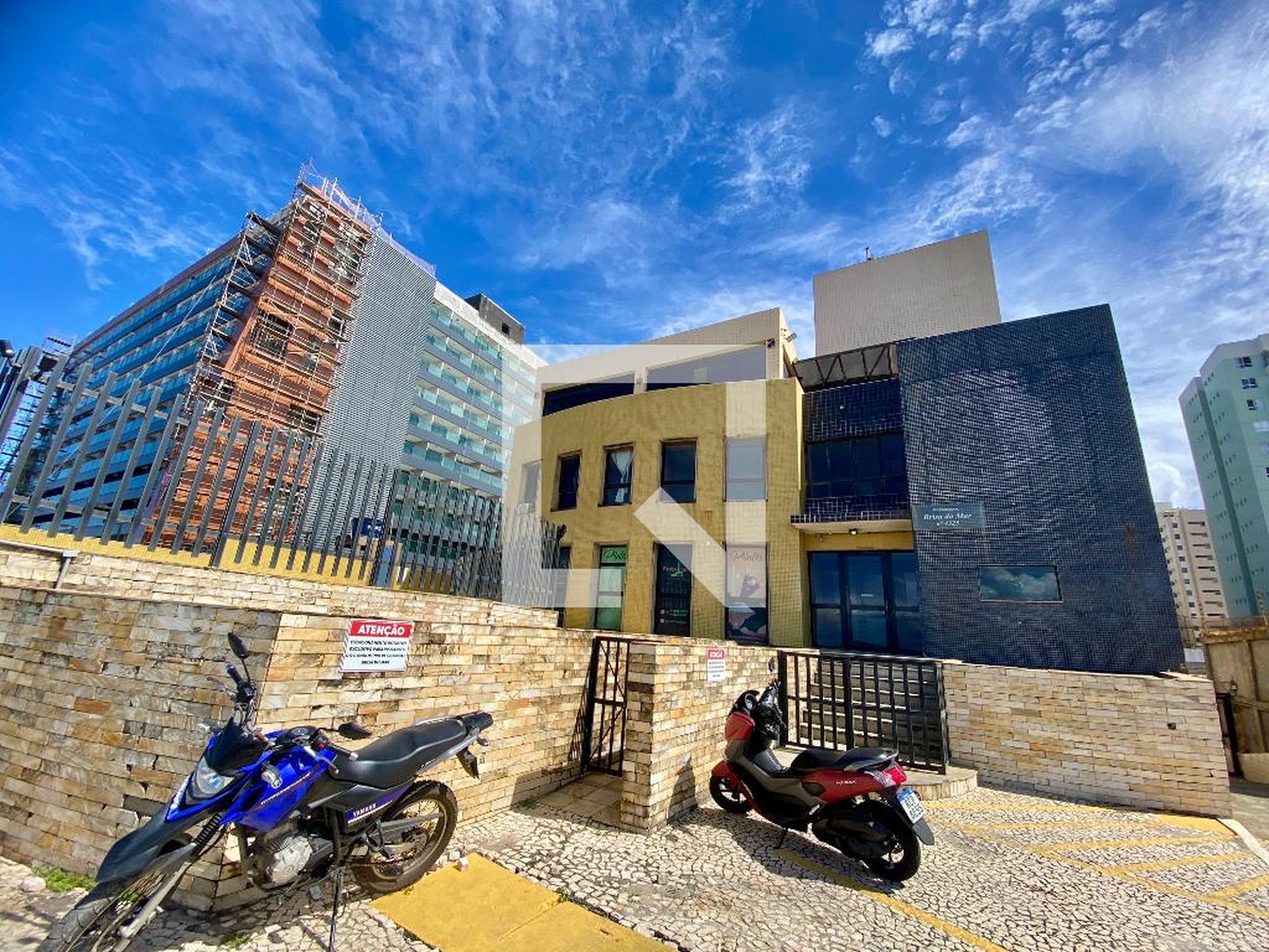 Fachada Condomínio em Avenida Octávio Mangabeira, 4325