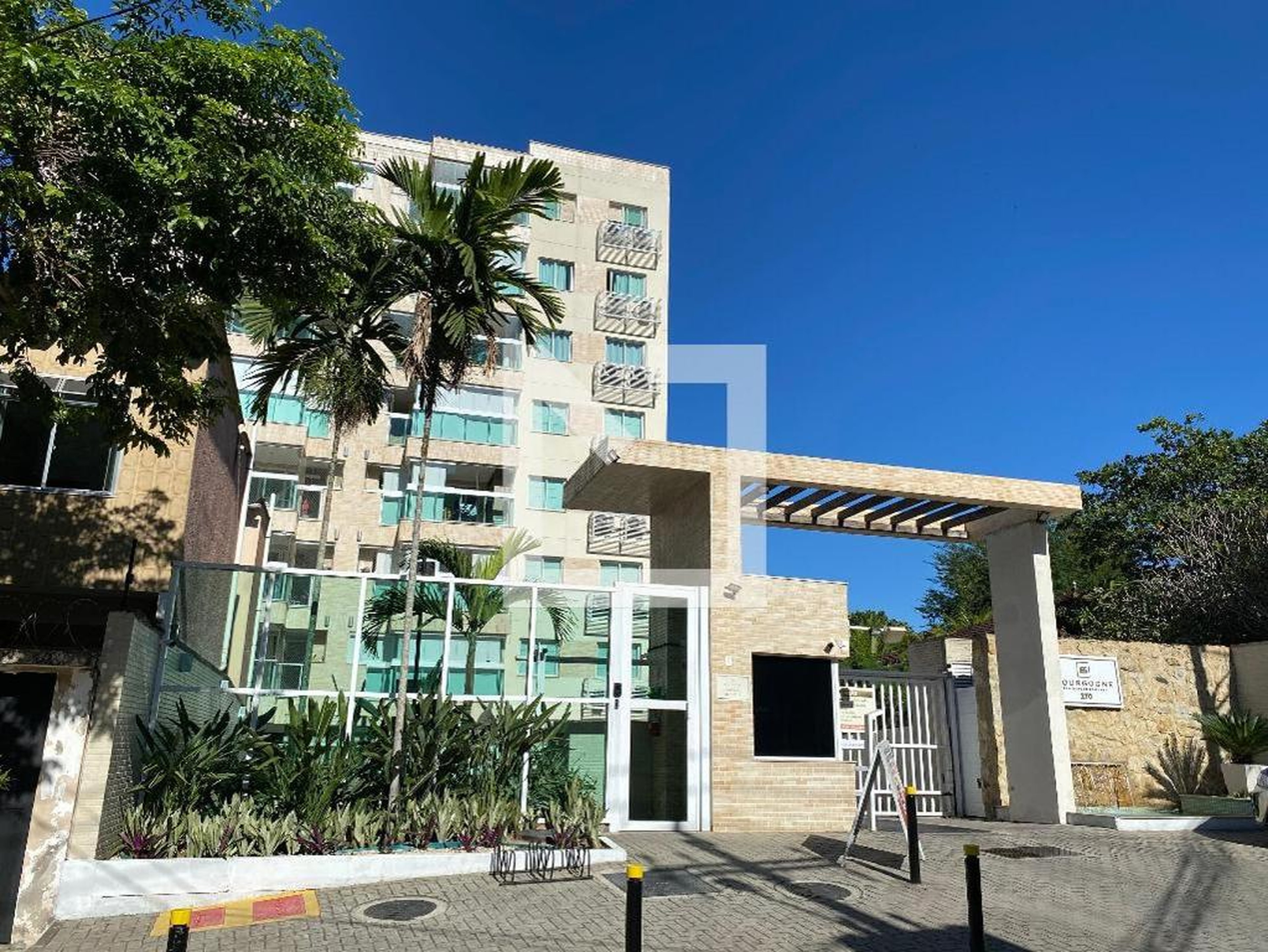 Fachada Condomínio em Rua Tirol, 270