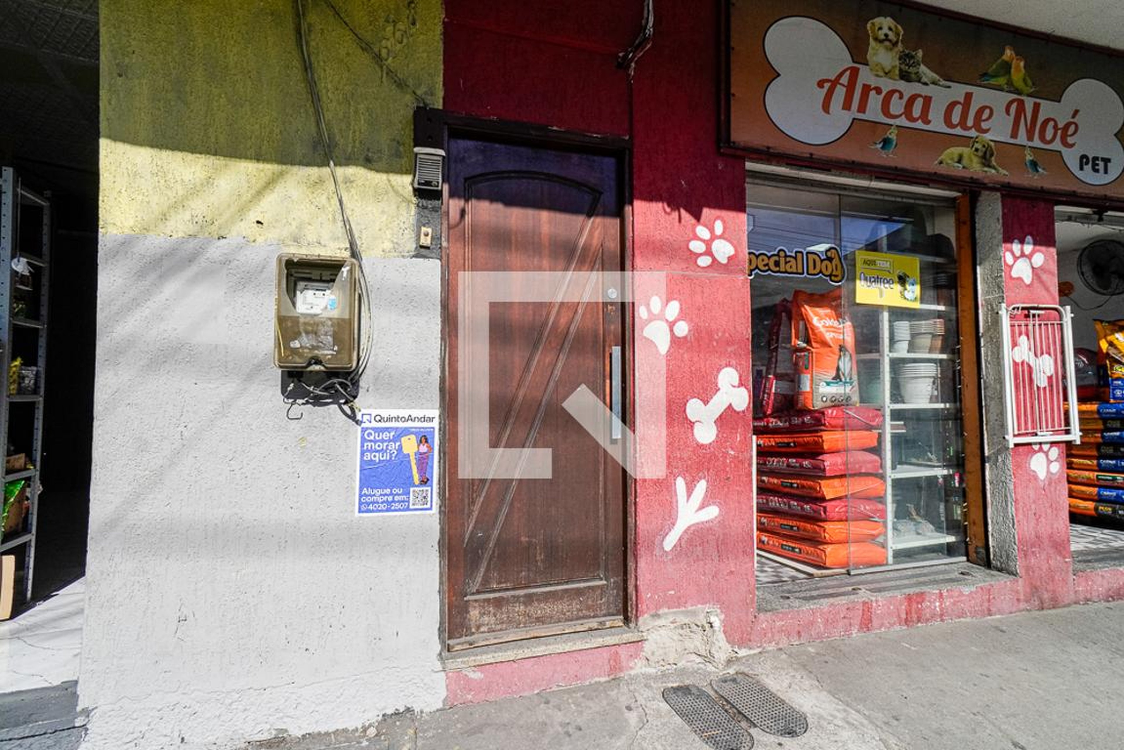 Fachada Condomínio em Rua Doutor March, 668