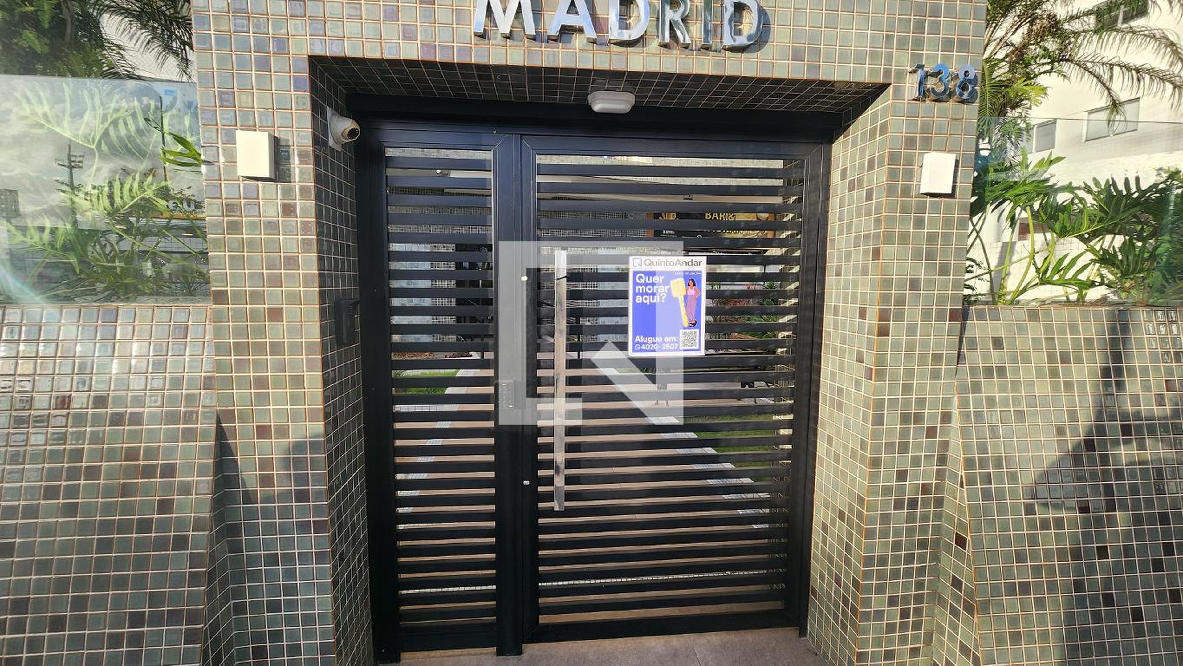 Fachada do Prédio Condomínio Madrid