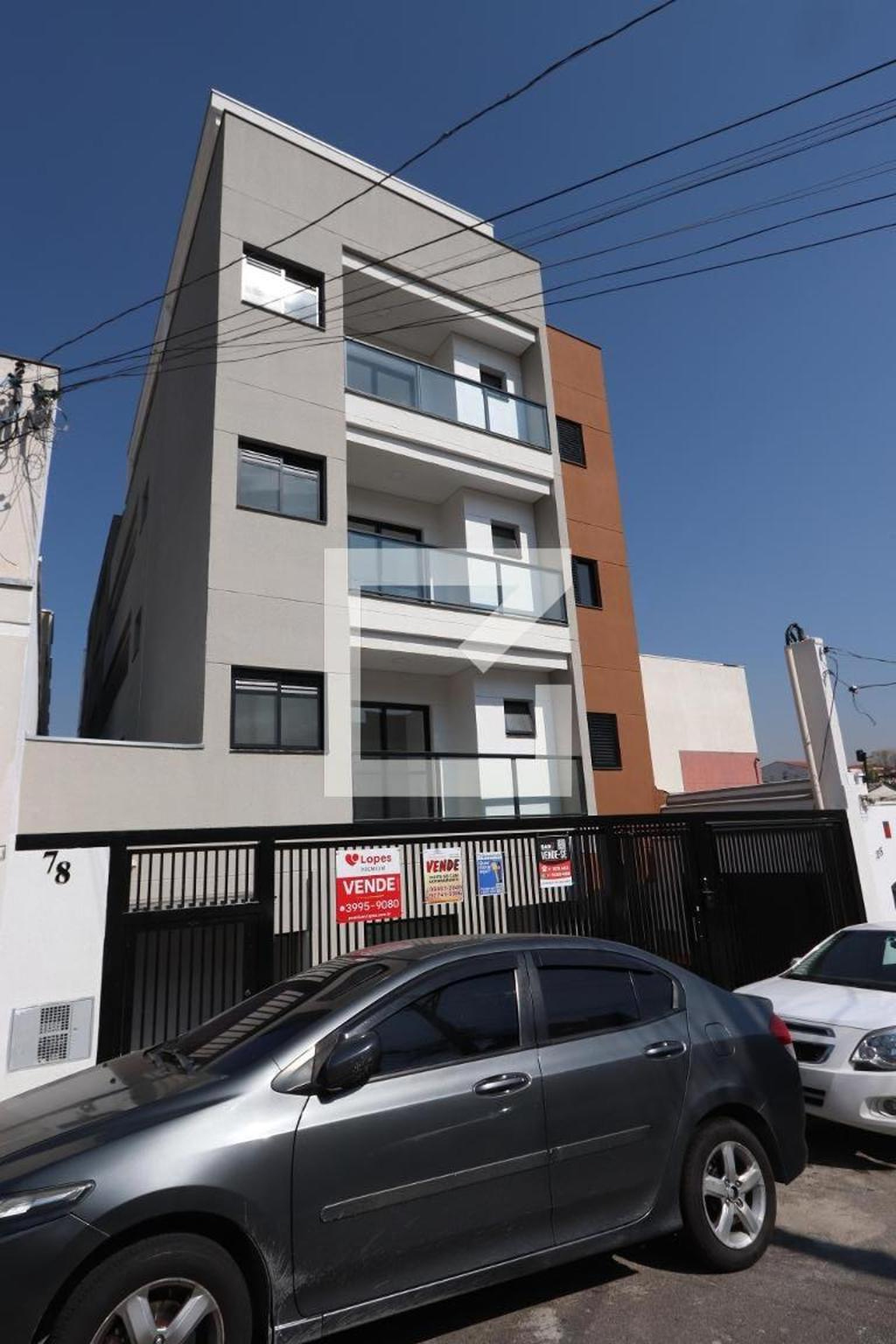 Fachada do Prédio Condomínio em Rua das Tuberosas, 78