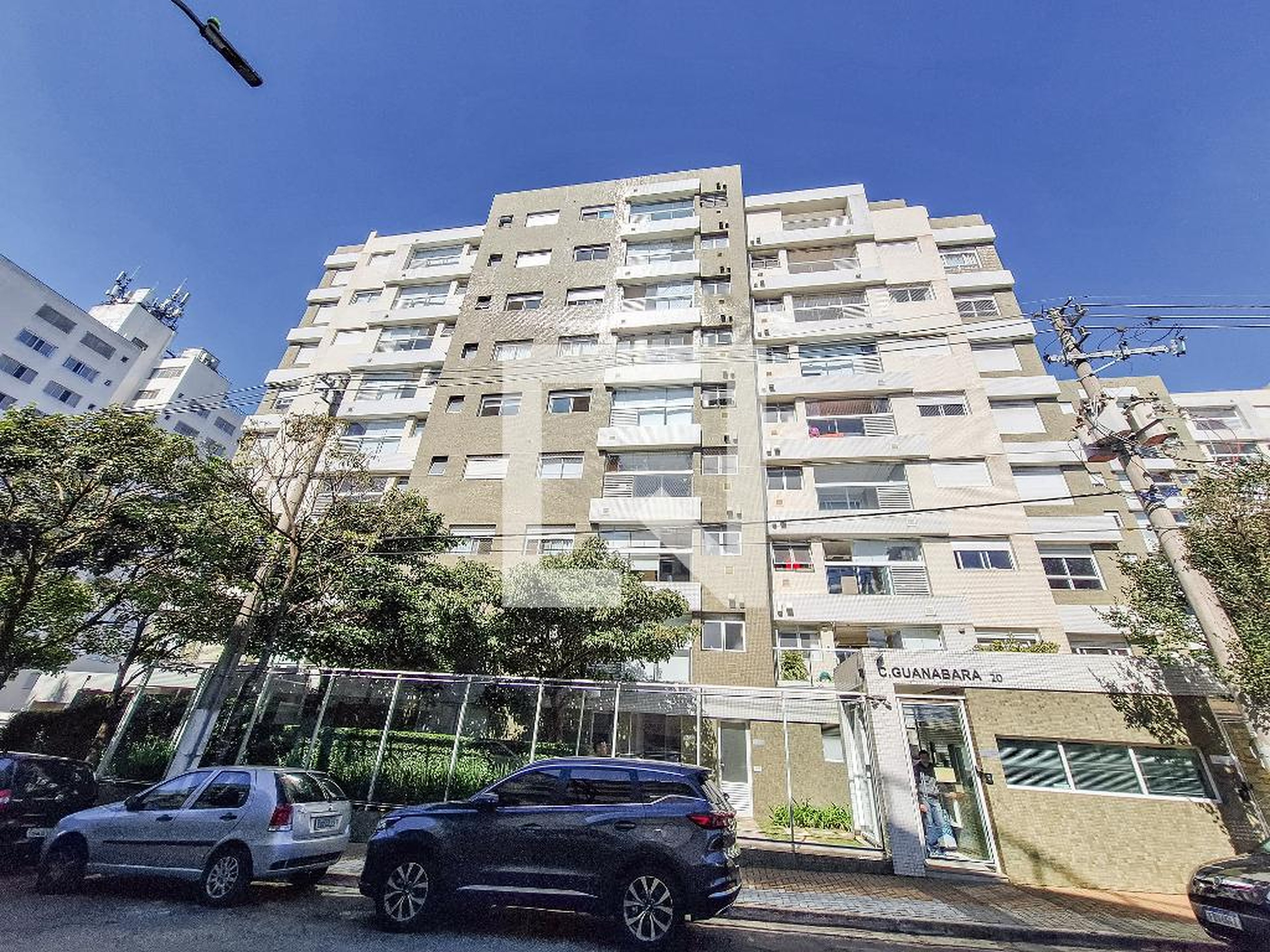 Fachada Condomínio em Rua Alcindo Guanabara, 100