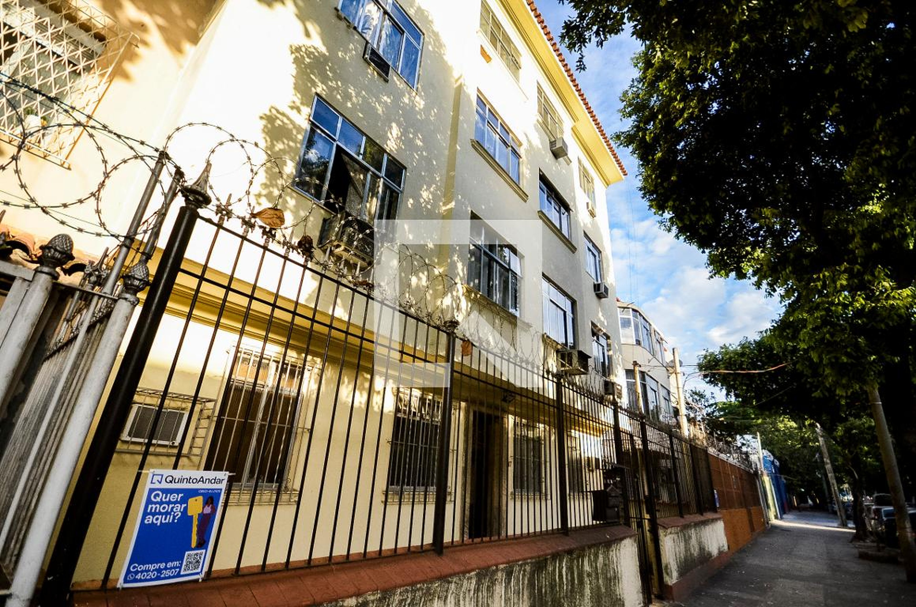 Fachada Condomínio Uirapuru