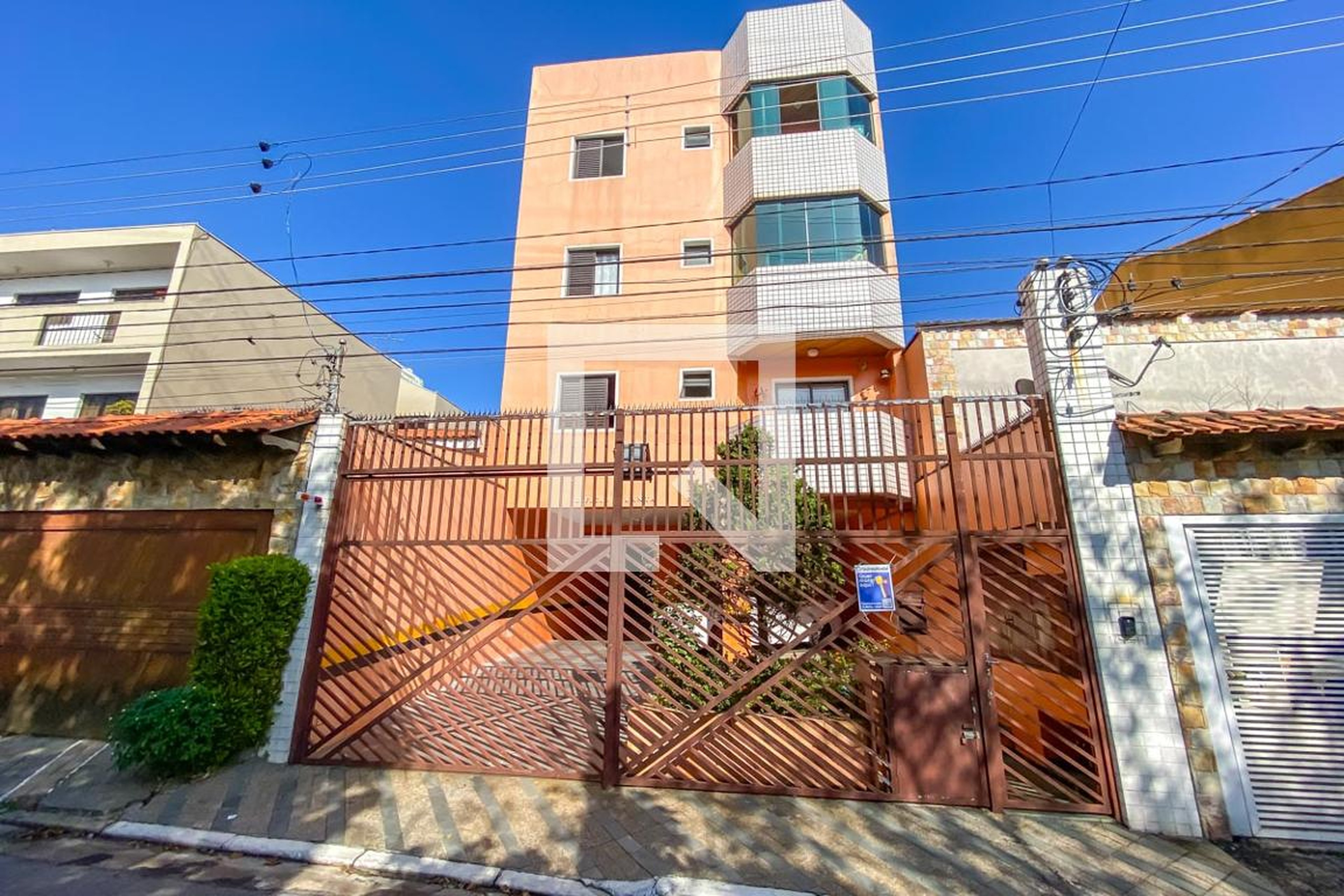 Fachada Condomínio em Rua da Transmissão, 251