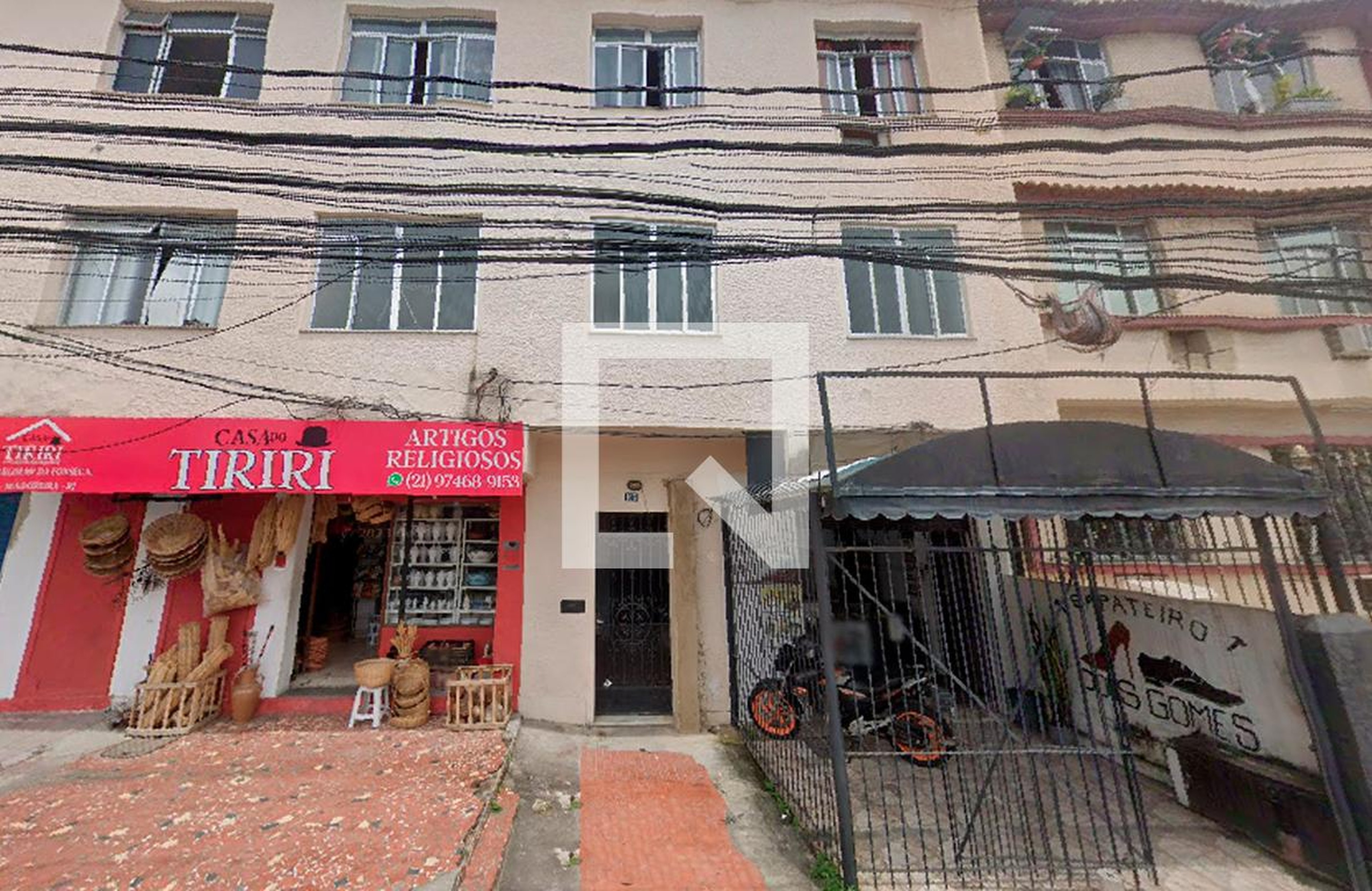 Fachada Condomínio em Rua Dagmar da Fonseca, 165