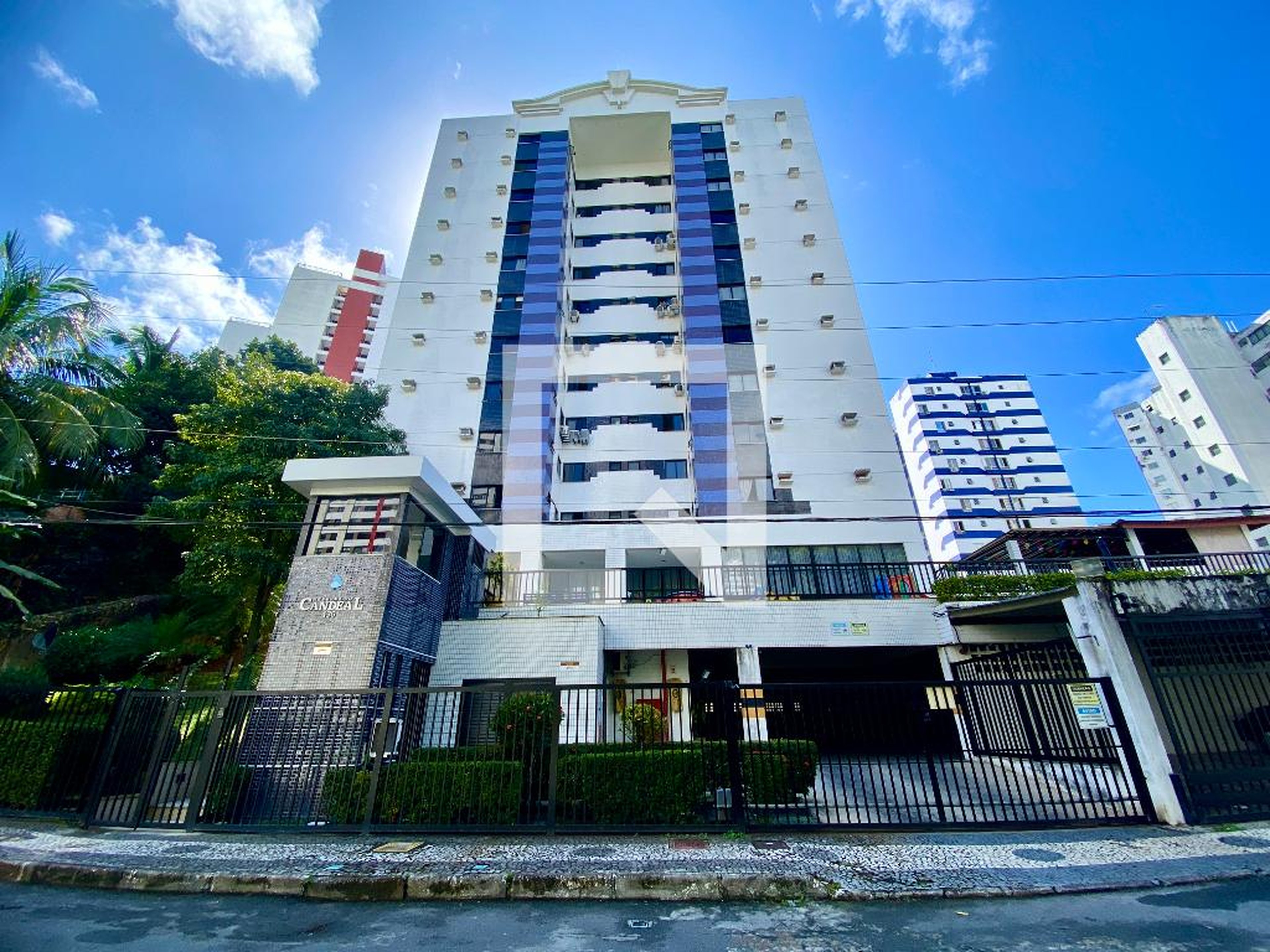 Fachada Condomínio Reserva do Candeal