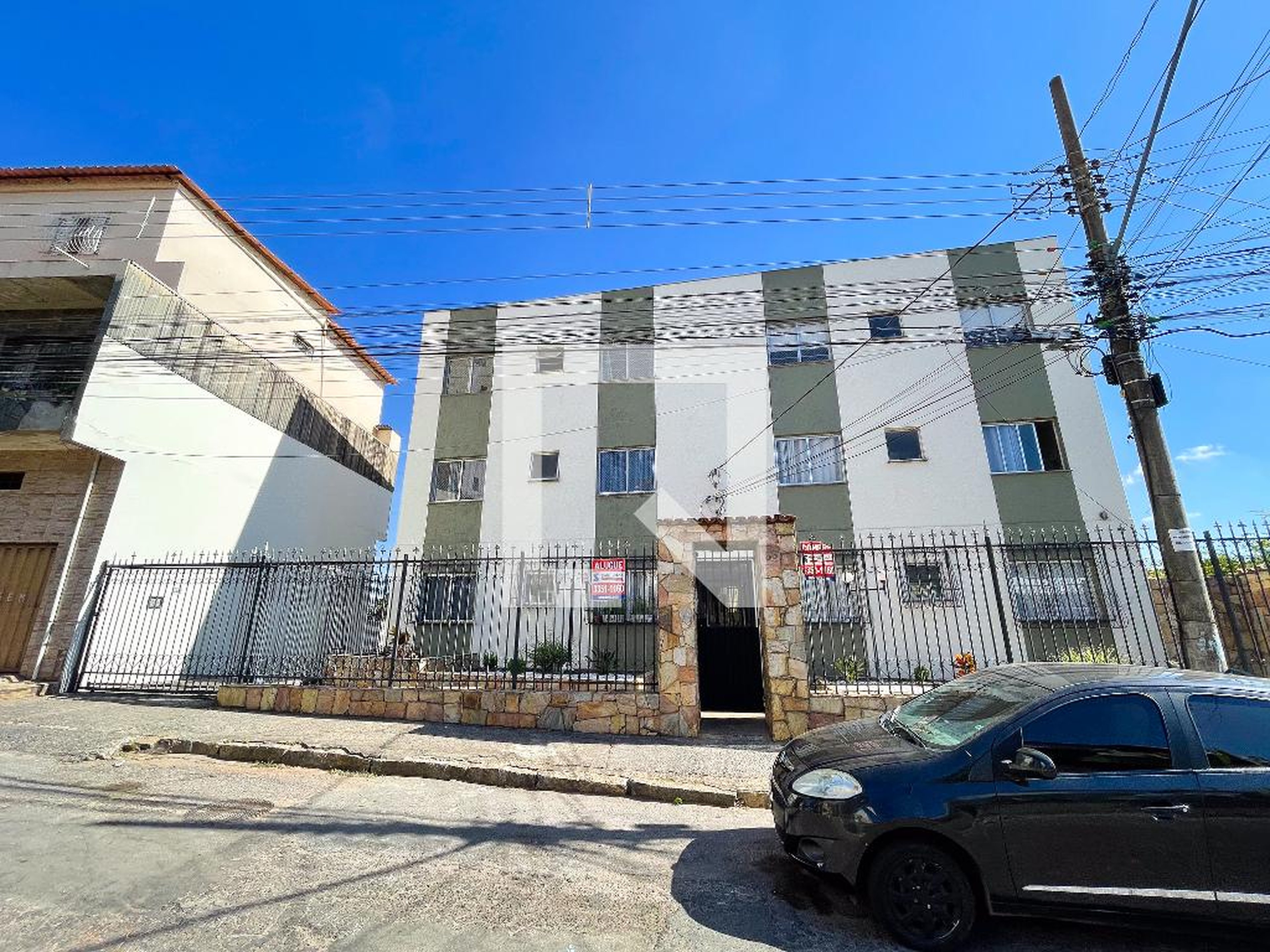 Fachada Condomínio em Rua Cambará, 88