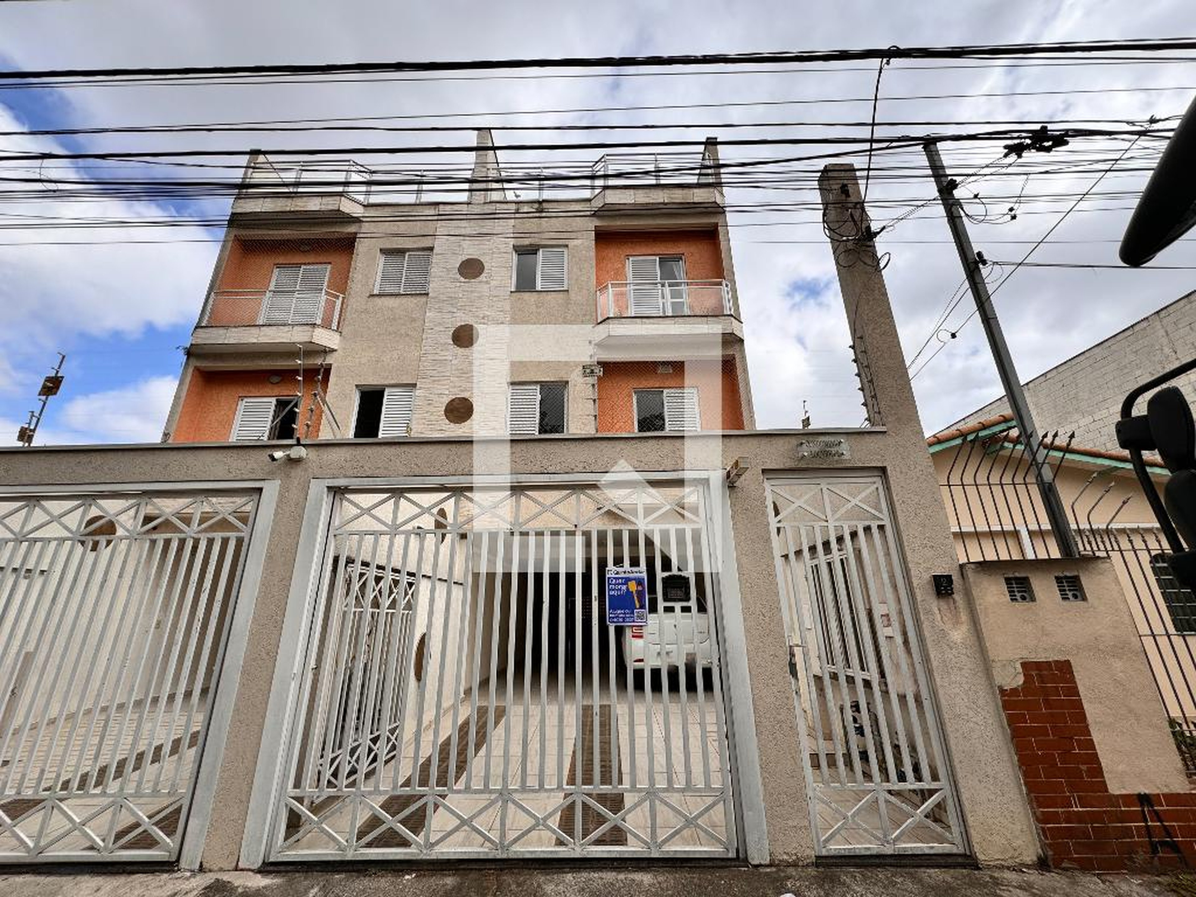 Fachada Condomínio em Rua Itacolomi, 62