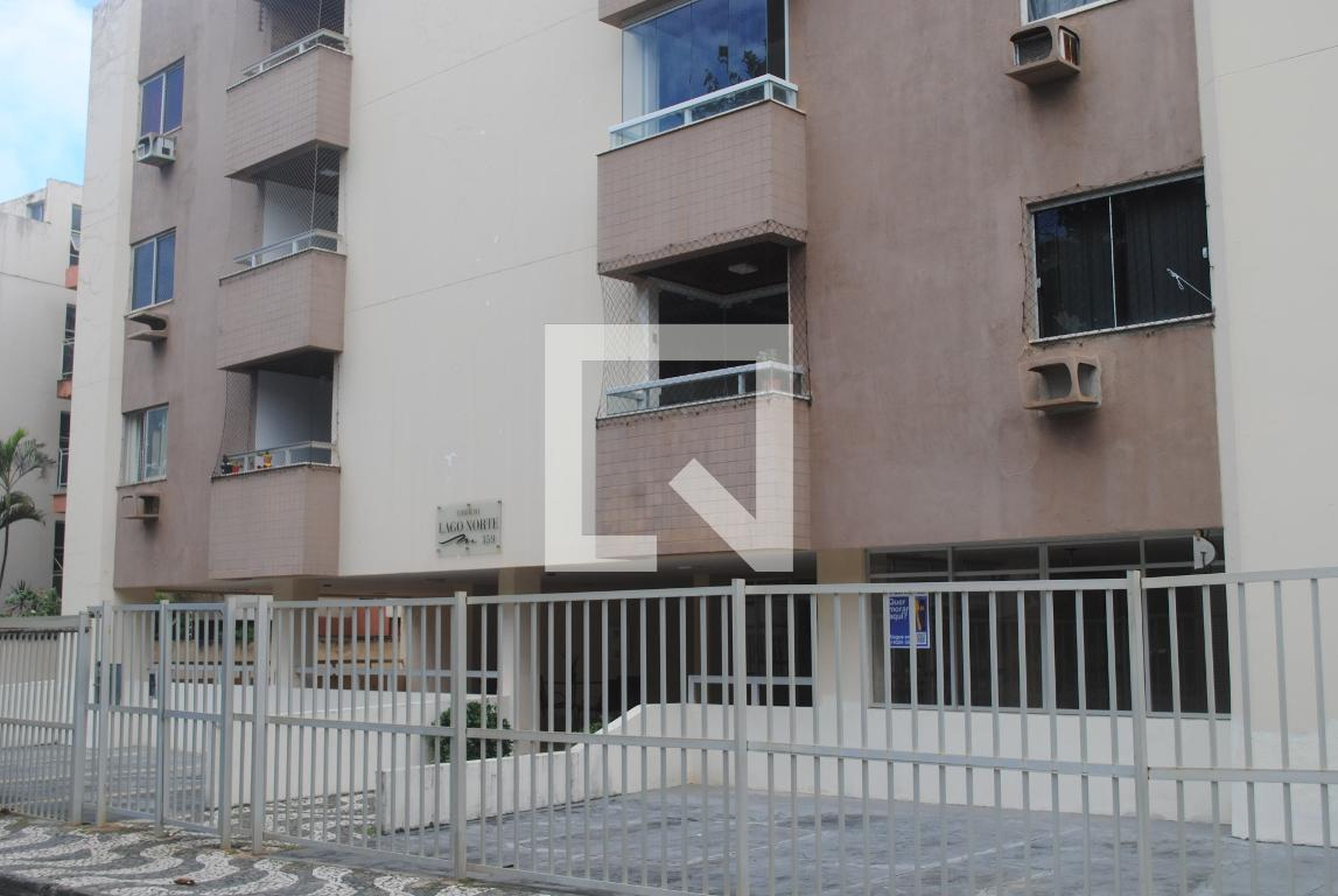 Fachada Condomínio em Rua Coronel Durval Mattos, 359