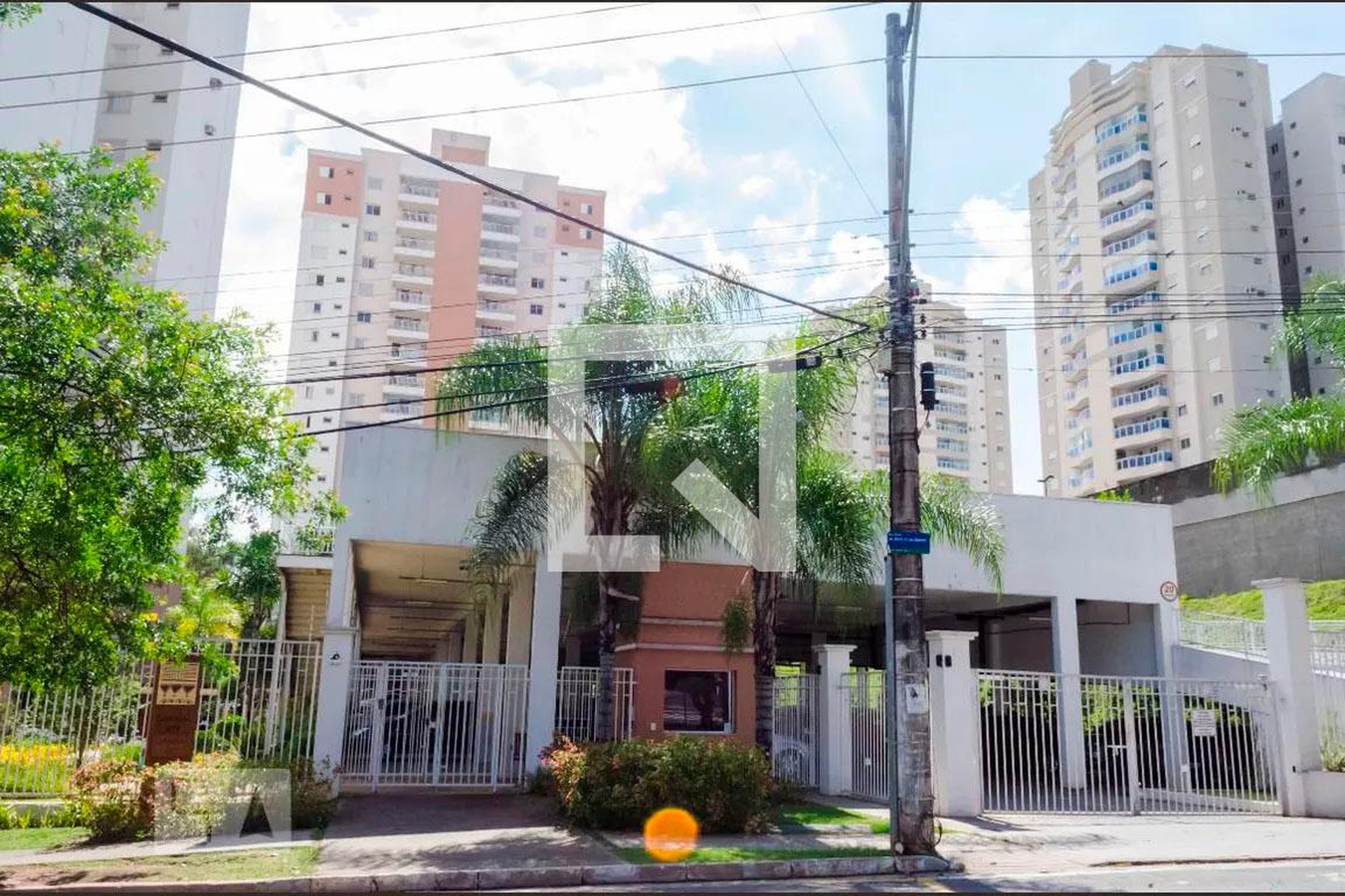 Fachada do Condomínio Condomínio Caapuã