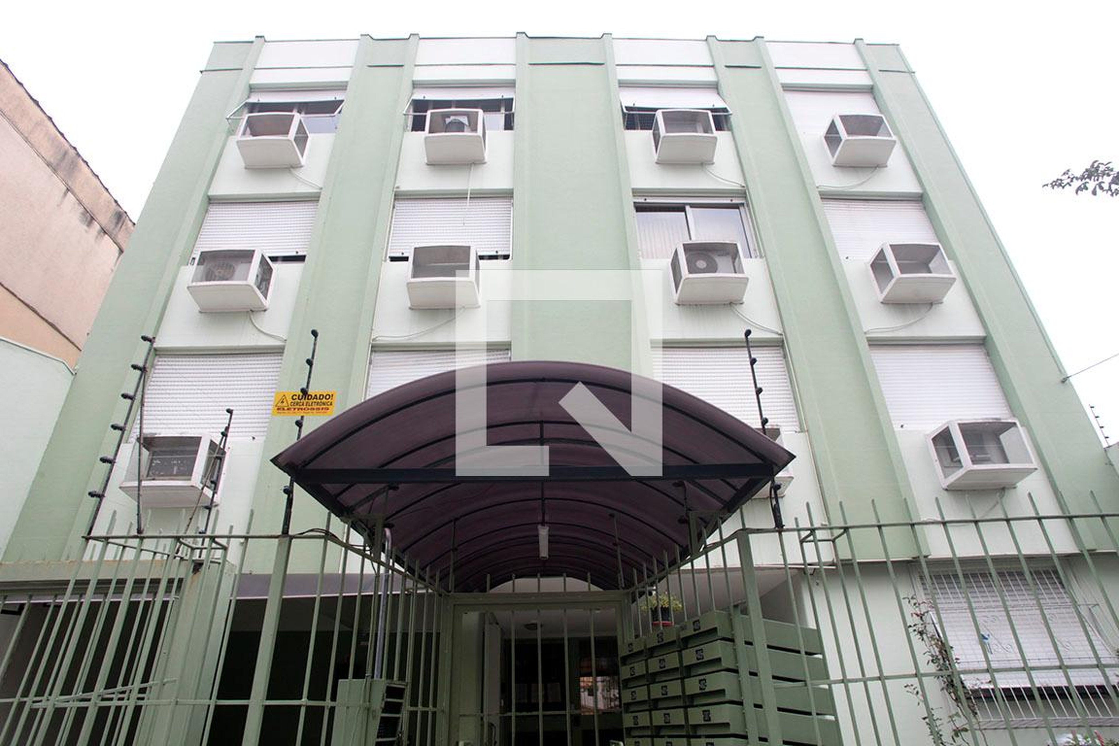 Fachada Condomínio em Rua Alberto Torres, 134